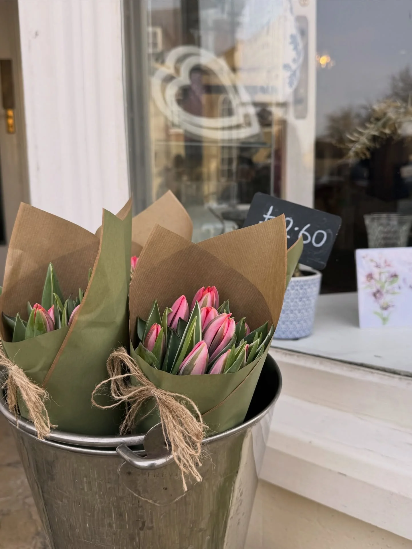 March 🌷✨

If you&rsquo;re looking to buy, sell, or simply explore what&rsquo;s possible in this beautiful part of the world, we&rsquo;d love to help you! 

#manoroxford #cotswolds #cotswoldsliving #March #spring