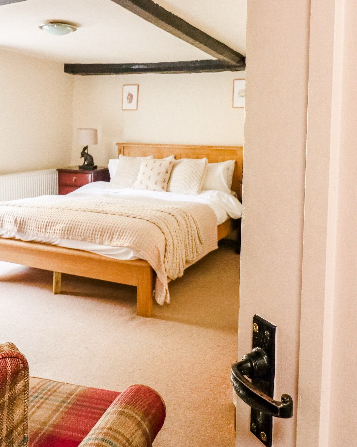 Commercial Opportunity 👀 

The Blenheim Buttery enjoys a commanding position on Woodstock&rsquo;s historic Market Square. Currently operating as a highly successful 4-star guest house and eatery, this is a turnkey hospitality investment in one of Ox