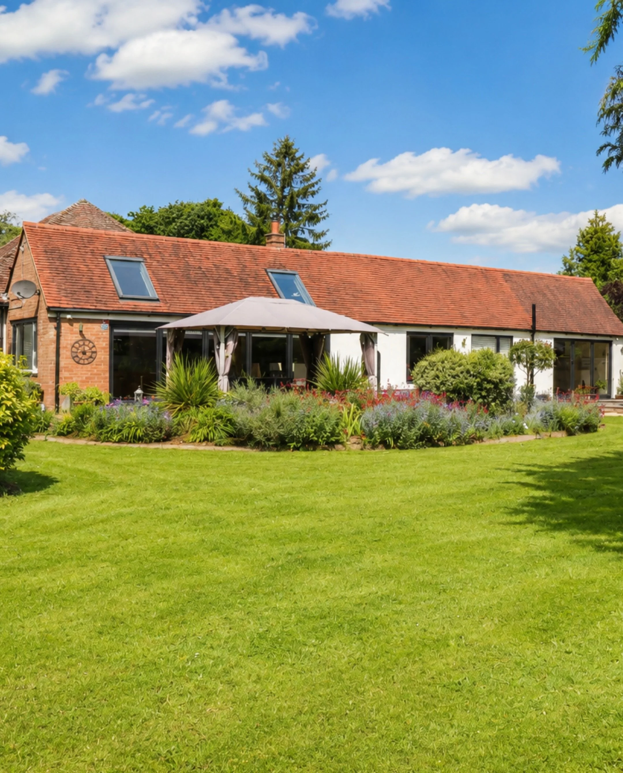 New Listing 👀🌿

Located on the edge of Woodstock, Fourwinds offers versatile living, enhanced by a two-bedroom annexe with its own separate entrance great for Airbnb, guest house or granny annexe.

Like what you see? Get in touch today to arrange y