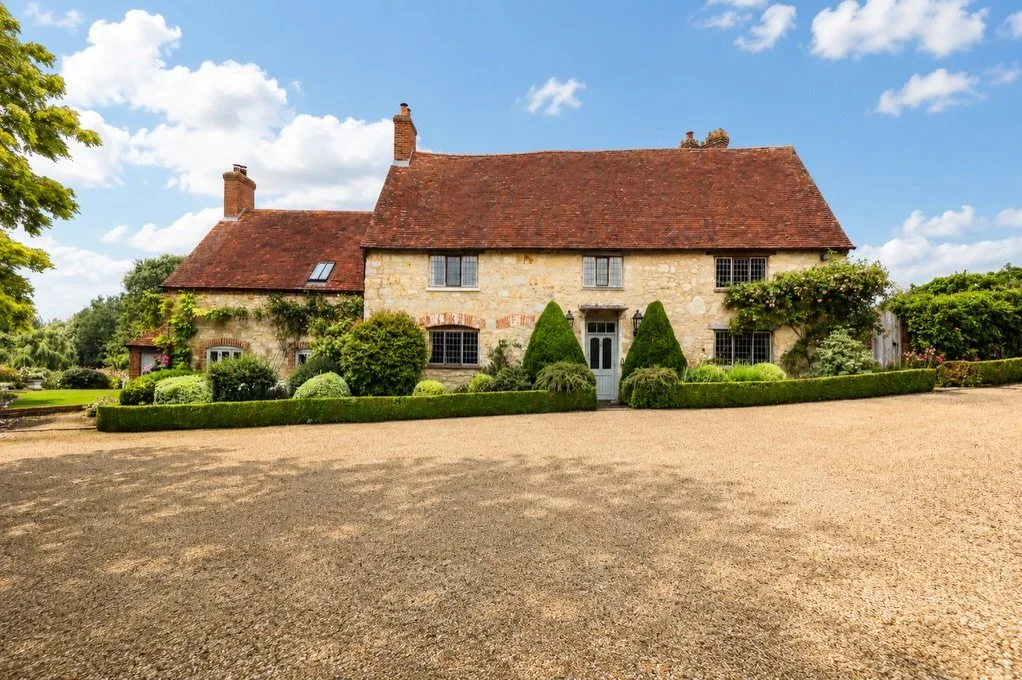Cuddington📍

We are pleased to announce that we have booked a private viewing afternoon for this stunning property on Thursday next week. 

&pound;2,750,000

Please get in touch to book your allocation 📩📲

#Manor #cuddington #premiumlistings #priv