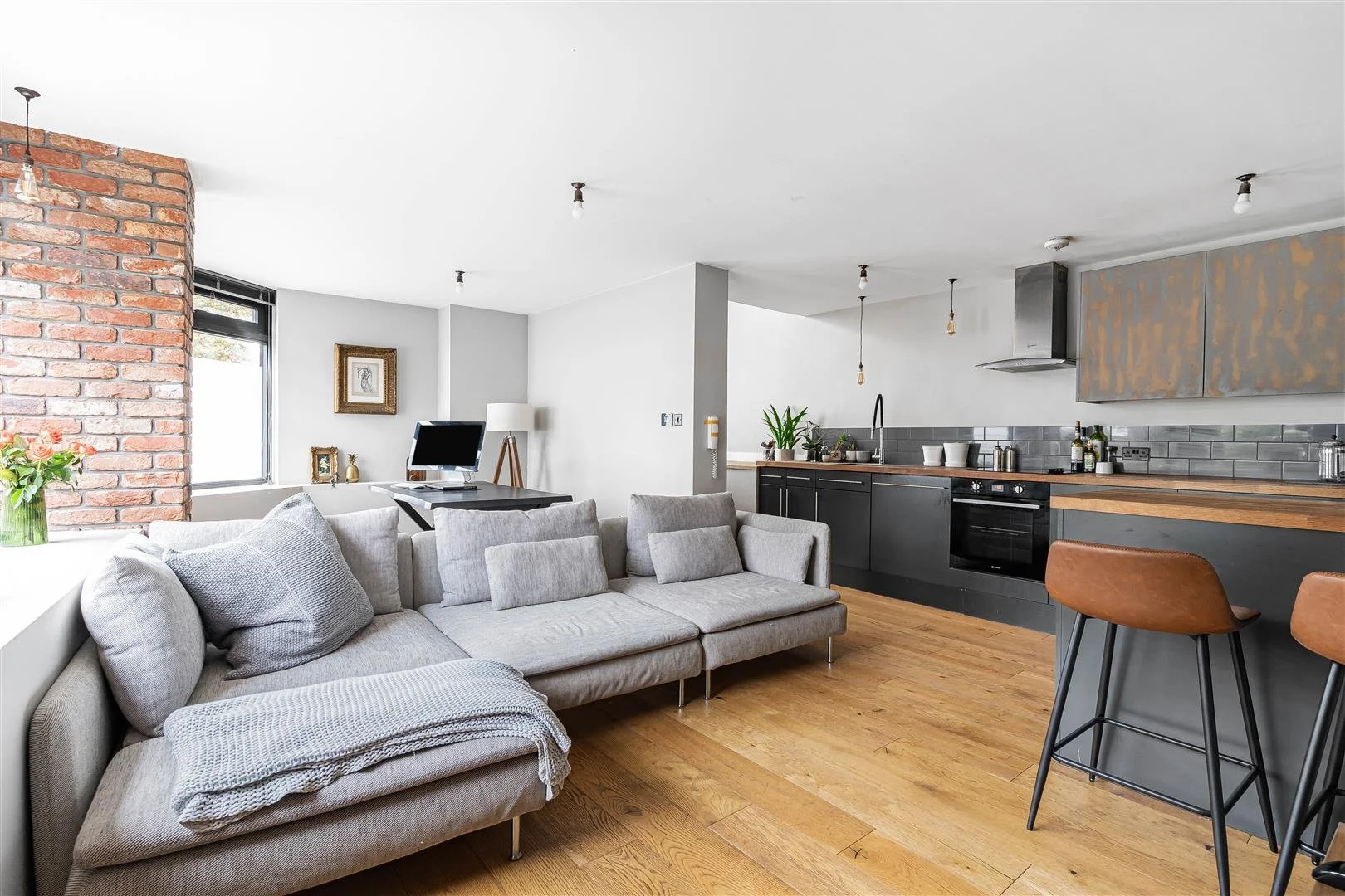 FOR SALE | London | £550,000