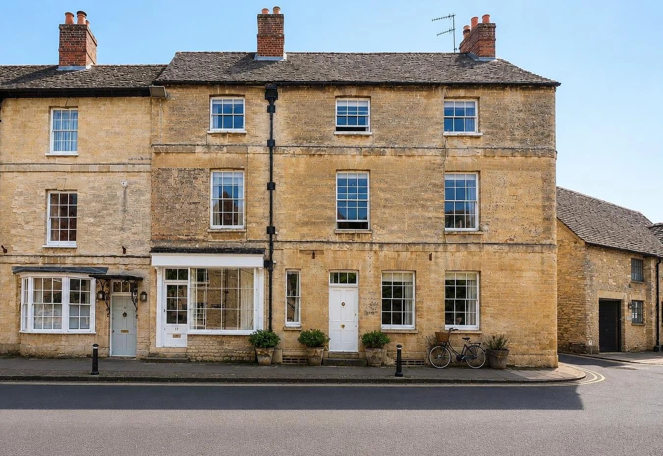 UNDER OFFER | Woodstock | £1,400,000