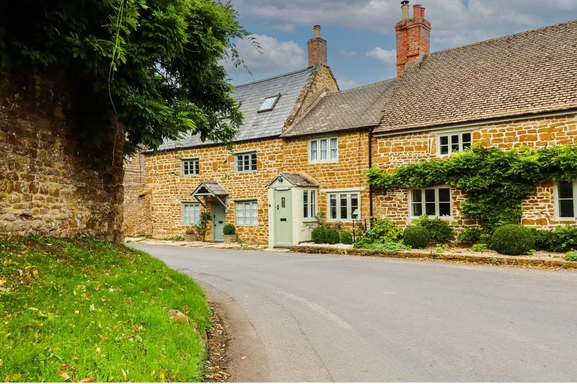 LET AGREED | Swerford | £2,000 PCM
