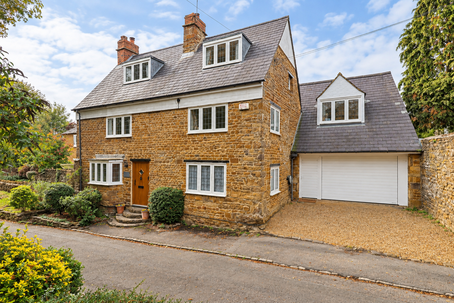 FOR SALE | Chipping Warden | £750,000