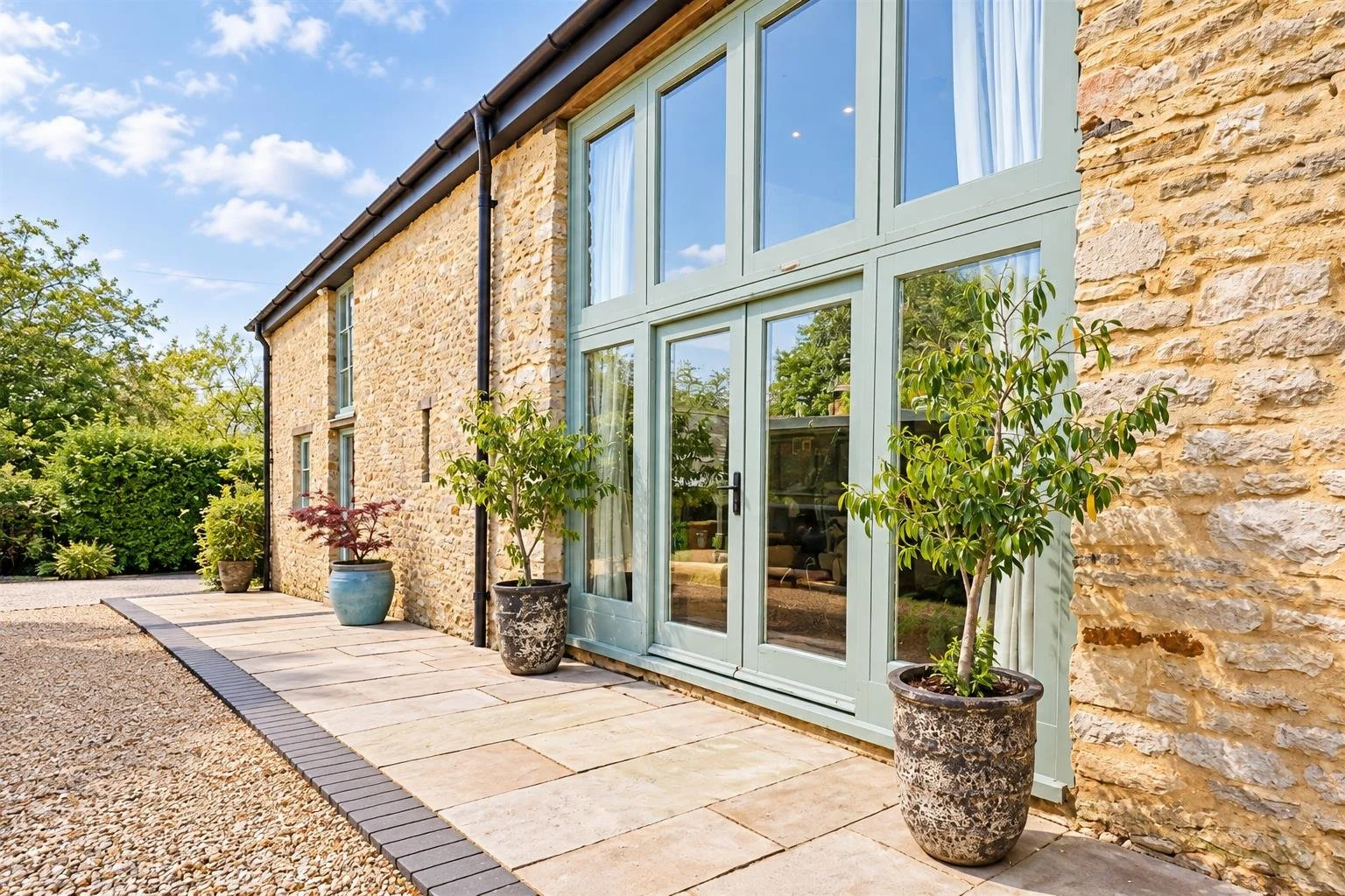 TO LET | Hethe | £3,750 PCM