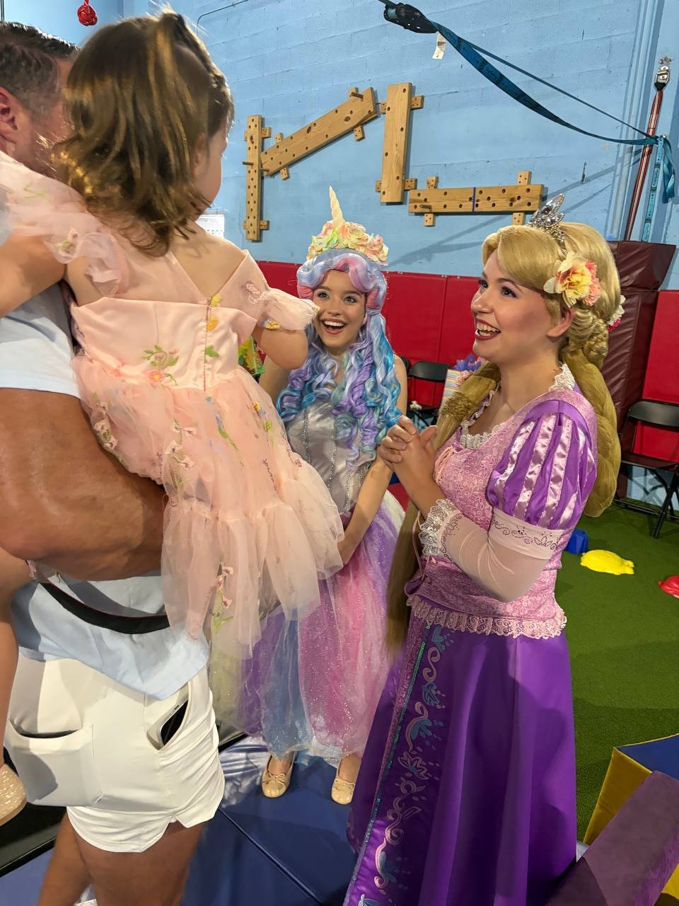 🎉✨ At Kids' Parties, our passion shines brighter than the candles on a birthday cake! 🌈 Every event we plan is filled with joy and laughter, and it&rsquo;s all because our incredible team loves what they do. From the tiniest details to the biggest 