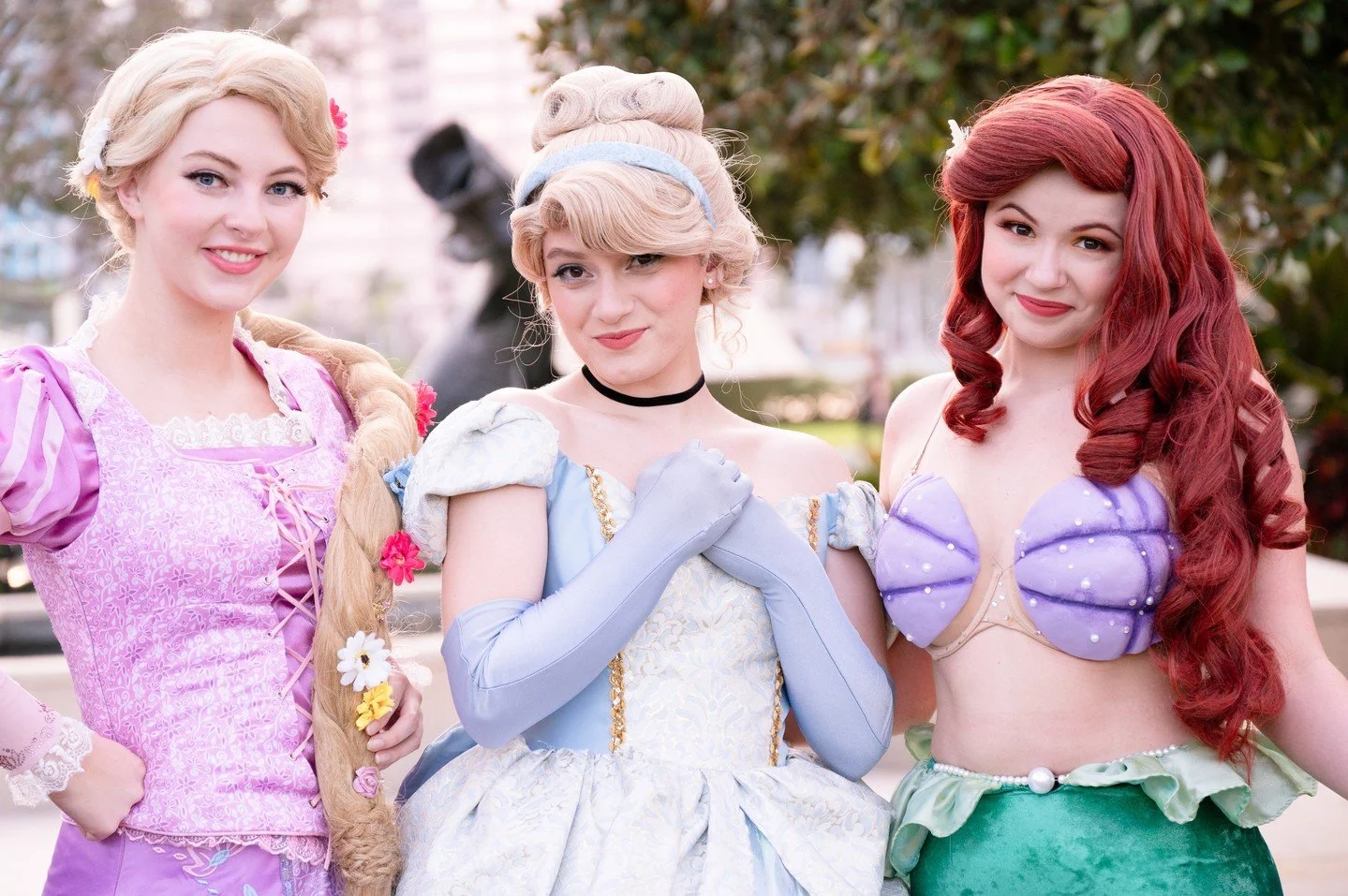 ✨ Did you know your child's dream party can come true with not just one, but multiple princesses? Imagine the magic as their favorites come to life, dancing, storytelling, and spreading joy all around! 🏰👑