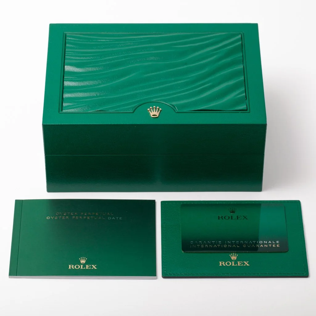 Oyster Perpetual OP Date_Green Card-1.jpg
