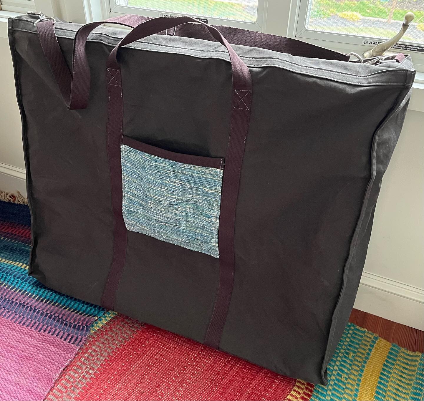 Custom loom bag!
This was made for a Louet Jane 70cm with pockets on either side made from my client&rsquo;s lovely handwoven fabric. 
The biggest bag I&rsquo;ve ever made! #handmade #custom #loom #louet #handwoven