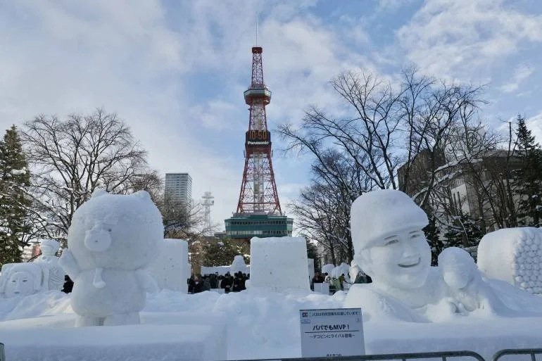 ....Sapporo under the snow..Sapporo sous la neige..Sapporo bajo la nieve....