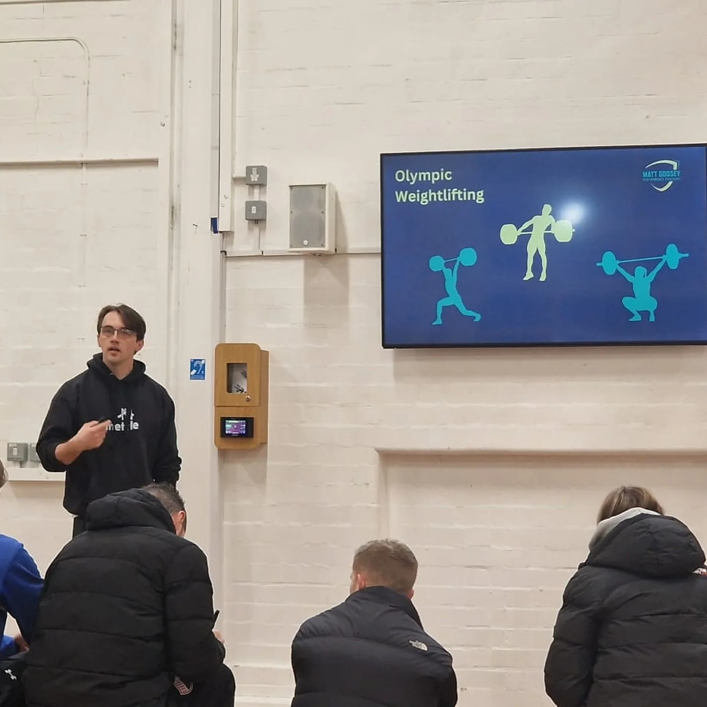 Had some fun this morning back at @teamhallamperformance delivering to their lead and junior interns on Olympic Weightlifting 🏋️&zwj;♀️ 
.
Always value an opportunity to give back to this department and do some teaching.
.
We discussed potential dif