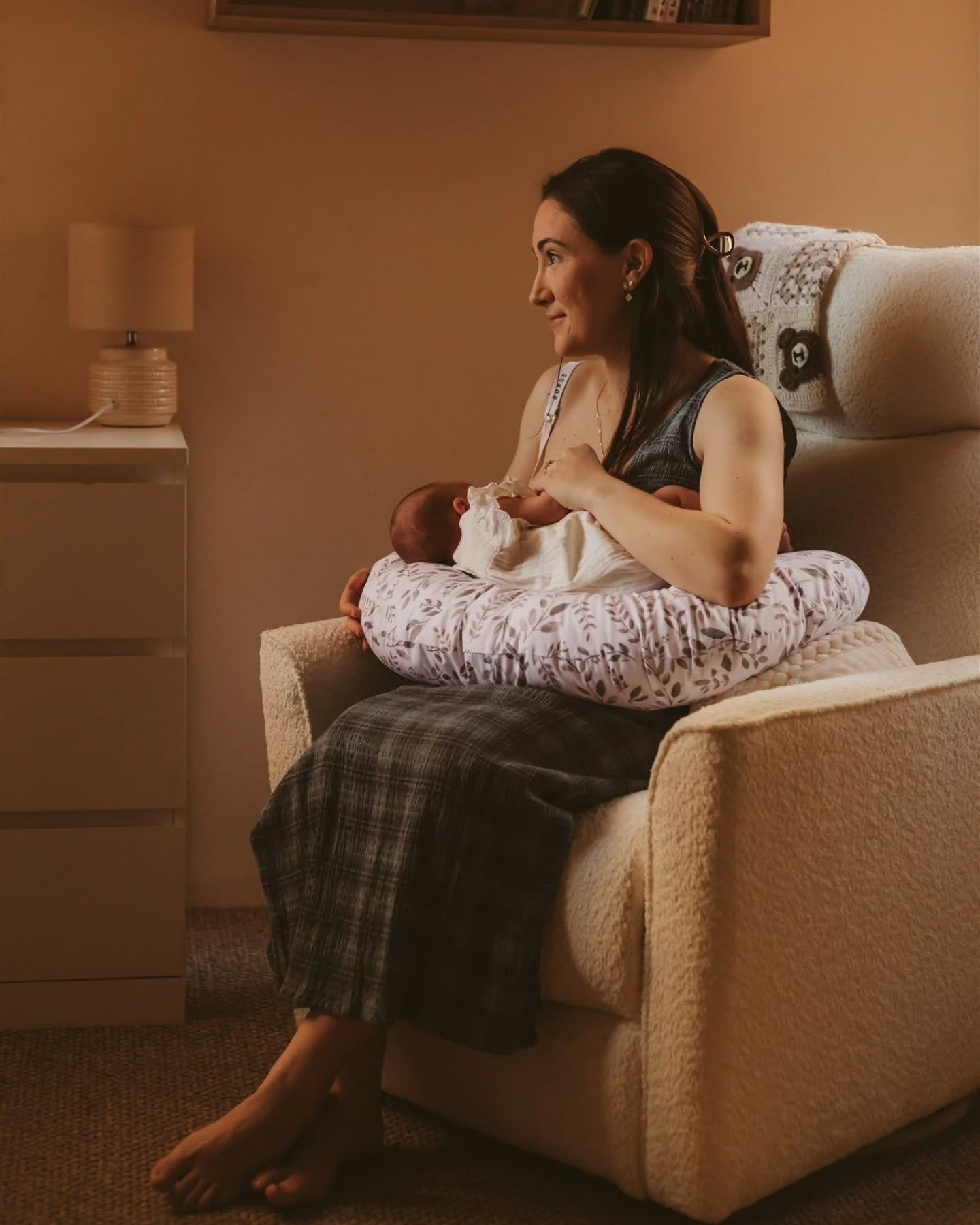 This might be for you if&hellip;

🪭 you don&rsquo;t feel &lsquo;photogenic&rsquo; but you want to remember this season
🪭 your house feels messy but full of life
🪭 you want photos that feel like you, not a performance
🪭 you keep saying &lsquo;one 