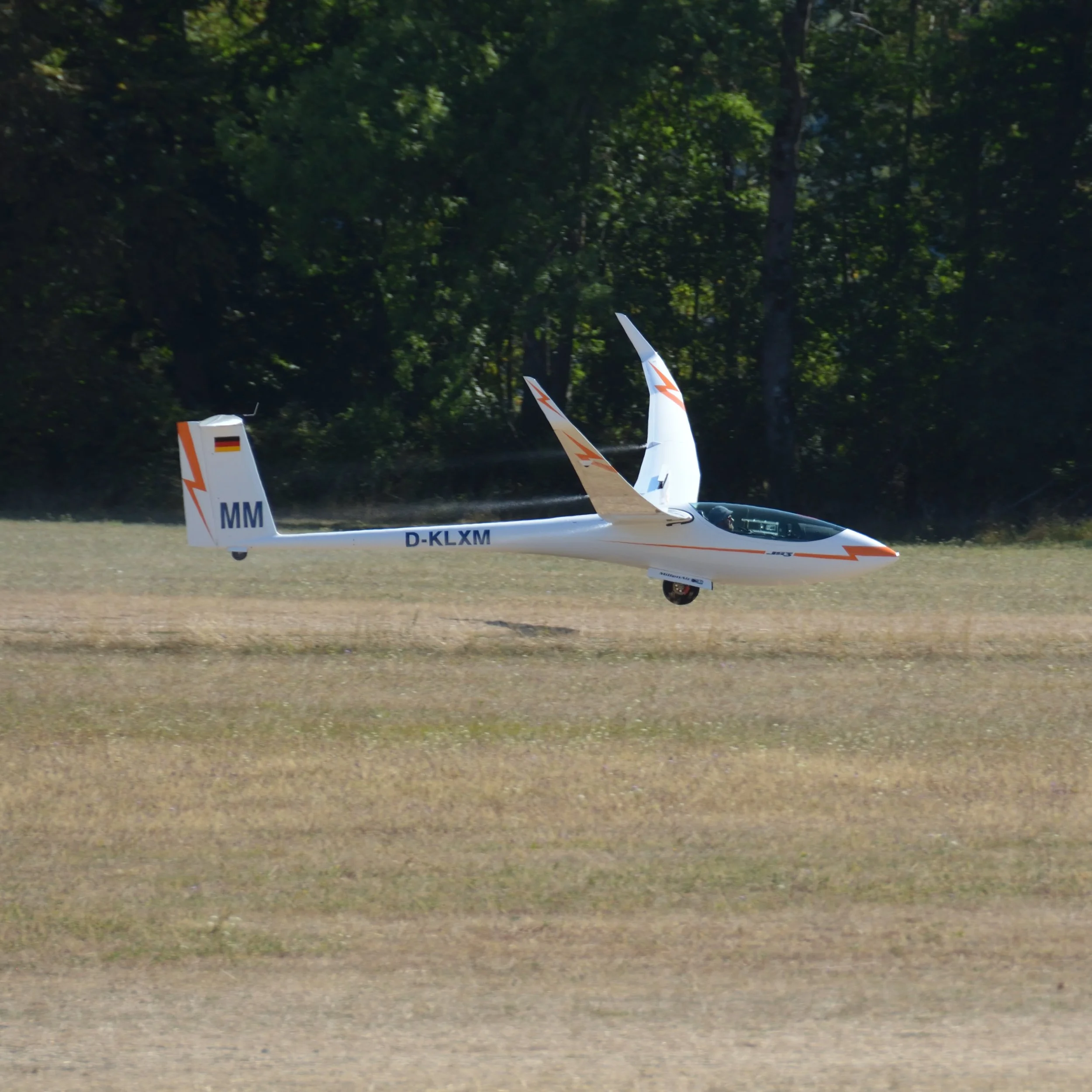 Millenaar Claims Race 4 Victory and Overall Lead at Farrenberg