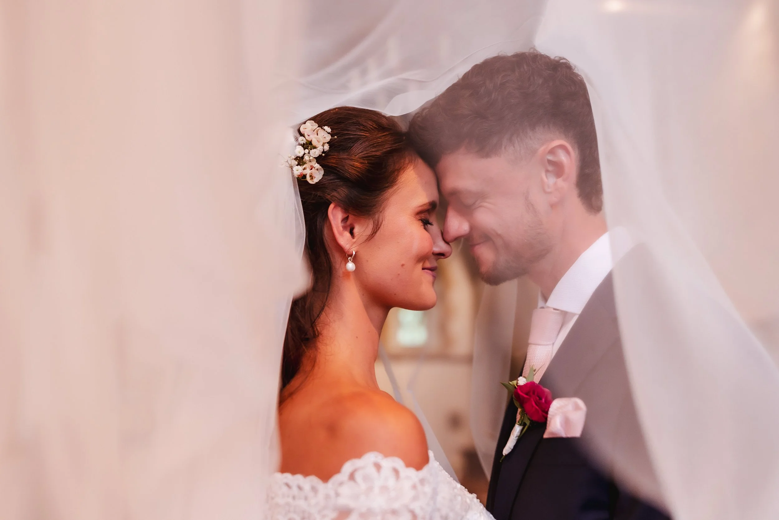 Petersfield_Hampshire_Wedding_Photographer_tipi_outdoor_venue-106 (1).jpg