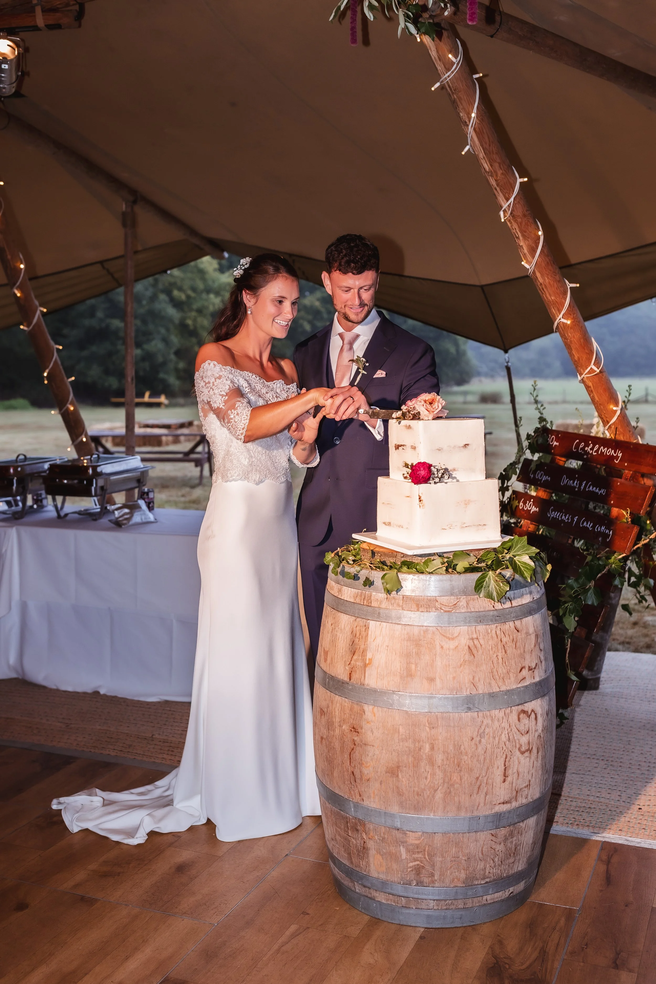 Petersfield_Hampshire_Wedding_Photographer_tipi_outdoor_venue-127.jpg