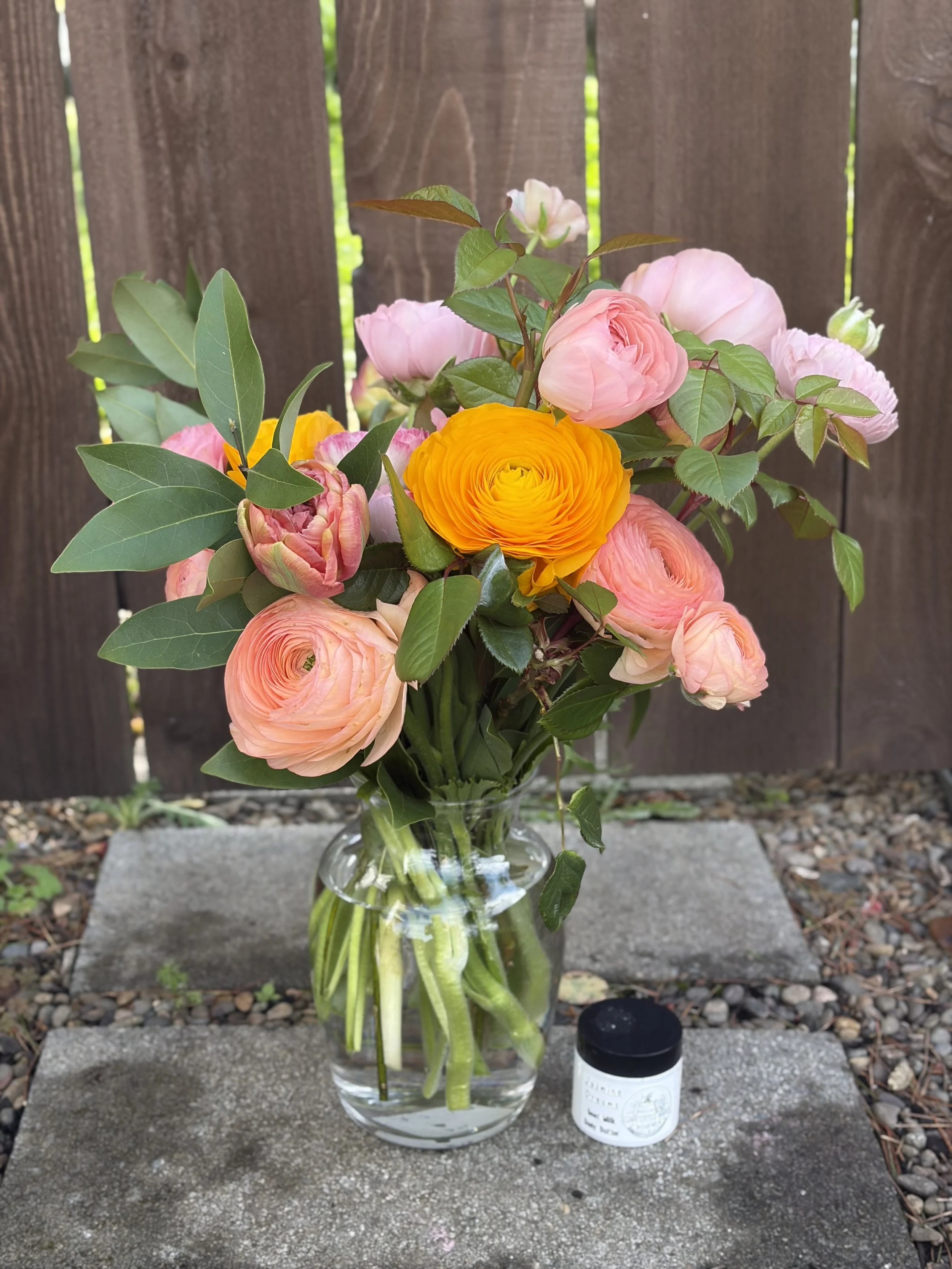 Deluxe Bouquet with Vase and Lotion