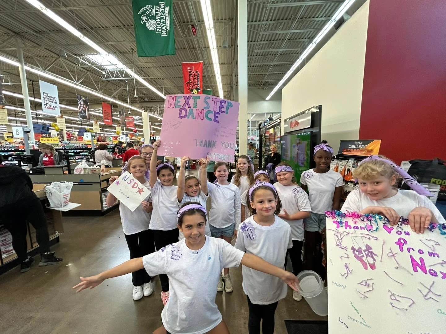 📍We’re at Hy-Vee today!
Our Next Step Dance Performance Team is bagging groceries for tips to help raise money for our costumes and competition entry fees. 💜🩰
Stop by, say hi, and let our dancers bag your groceries with a smile — ever