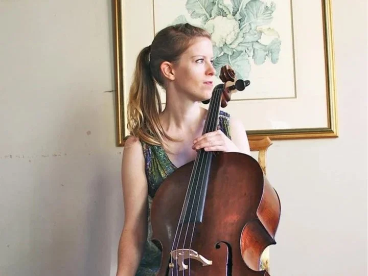 Liz Hanks: ‘Land’ Live.