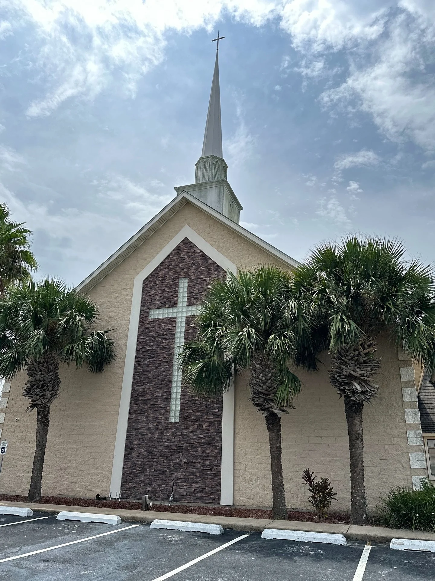 What a blessing to worship our God with @crossbayarea family this Sunday morning. A powerful morning of song from the worship team and message from @apostlejaimeloya. And of course, thank you to Cameron County Constable Pct 1 for serving and protecti