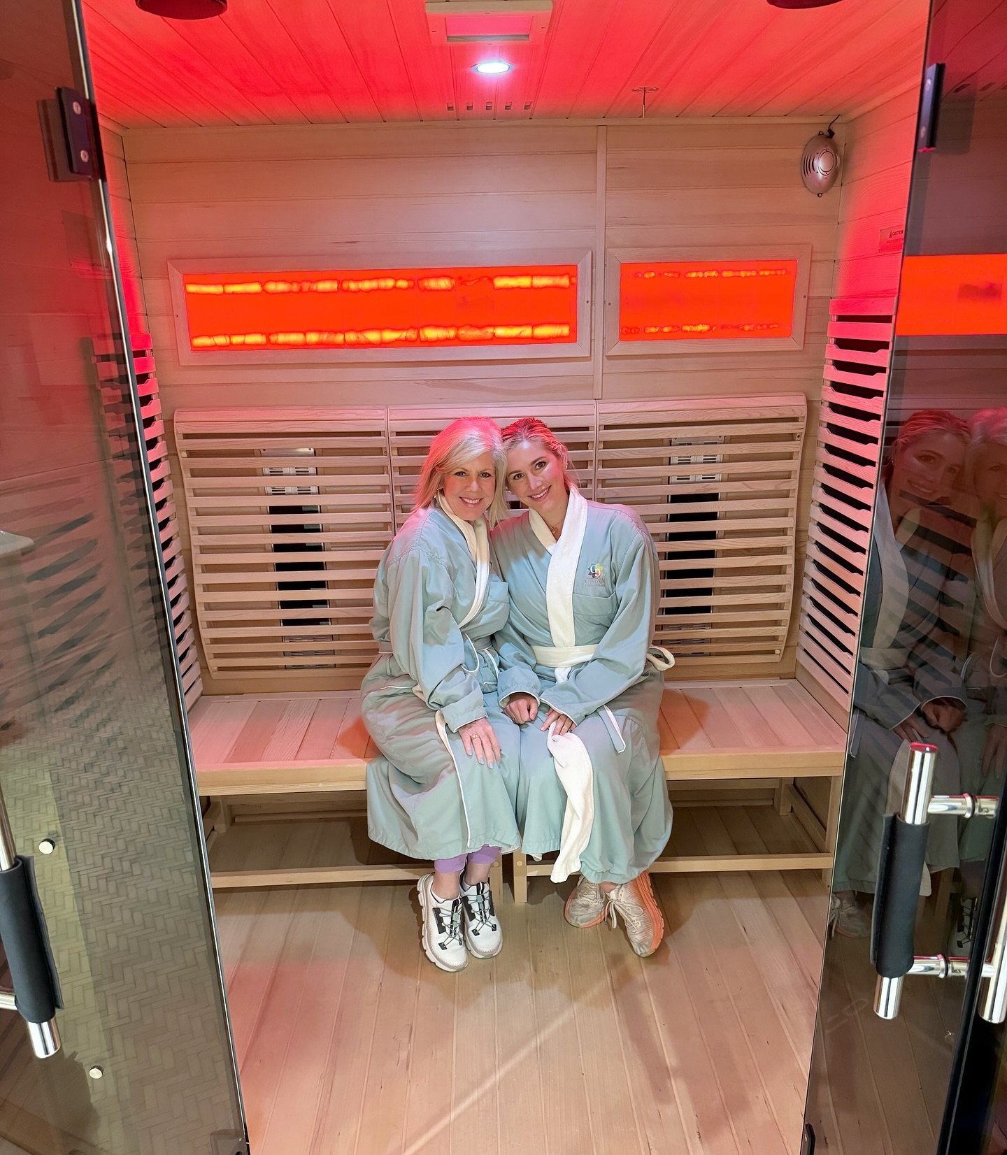 A Mother/Daughter Infrared Sauna Session has got to be one of the best Mother&rsquo;s Day Gifts! 🔥❤️😍

Stop by tomorrow to shop! All treatments and products will be 20% OFF! 
*ellacor &amp; resurfacing excluded 

Come see us from 9am-12pm at our @l