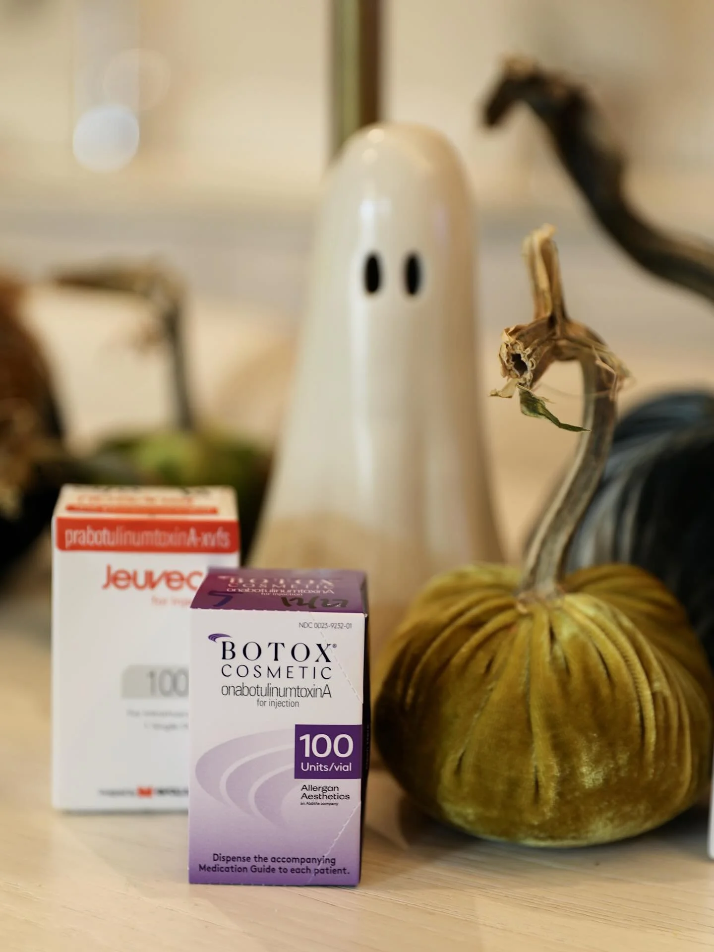 🎃👻We can&rsquo;t wait to see you THIS Wednesday for bOoToX! 

Dr. Gunn &amp; Dr. Albert are fully booked for same day appointments. 

💉Dr Libecco has a couple openings for cosmetic consults &amp; Botox appointments. 

During a consult, we can disc
