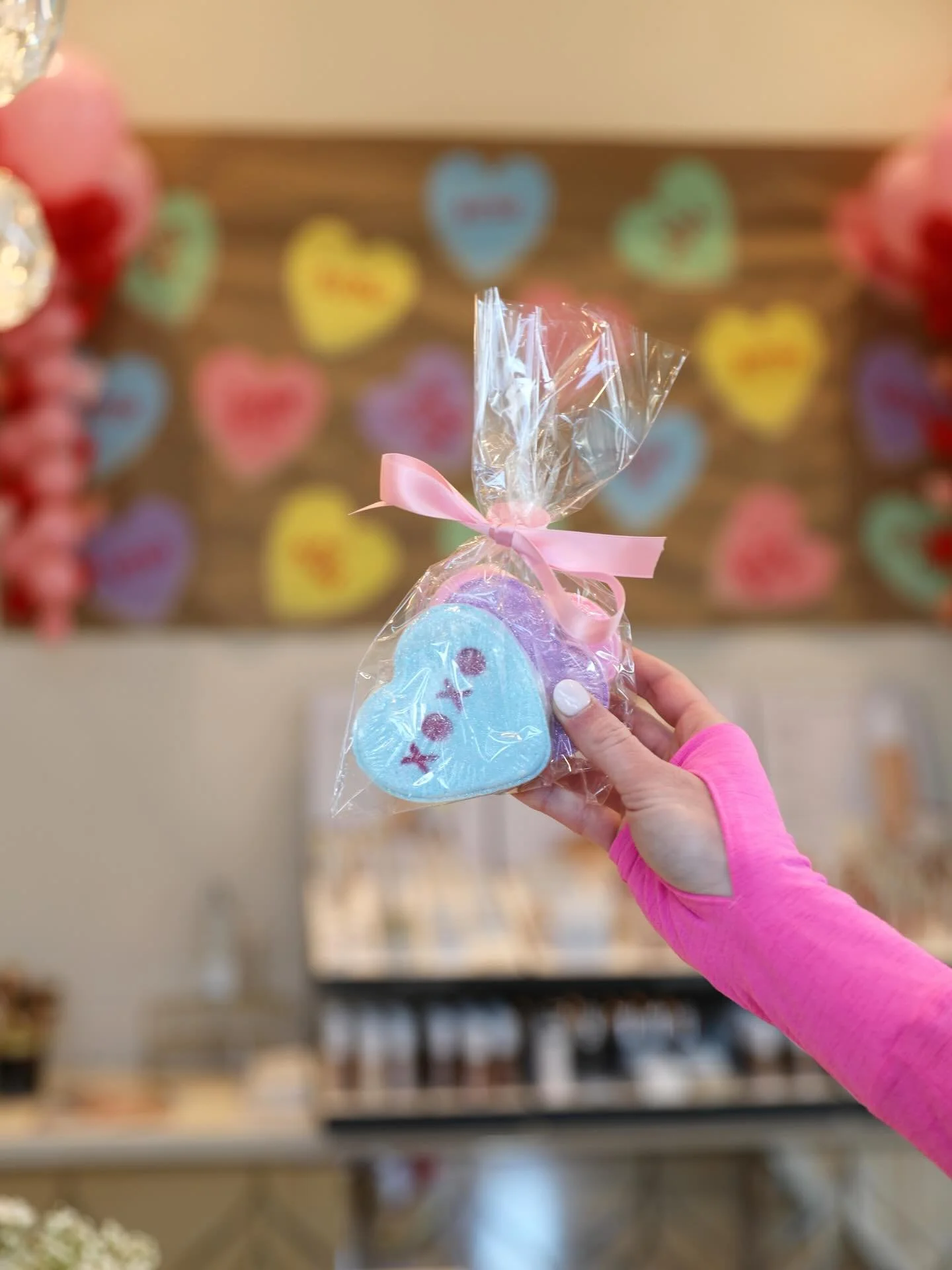 🌹Roses are red, violets are blue&hellip;
Buy a gift card and a free Valentine&rsquo;s gift is waiting for you 💖Today &amp; tomorrow only!