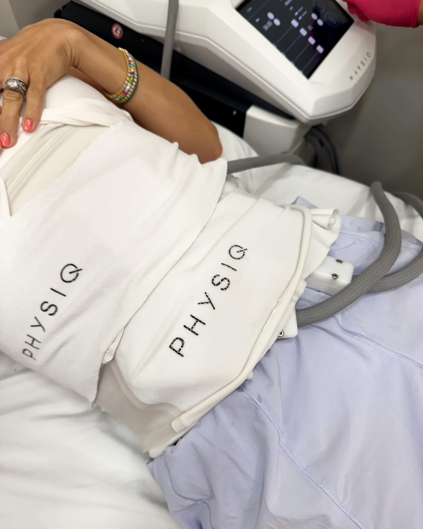 You can eat clean.
You can train consistently.
And still have stubborn areas that don&rsquo;t respond.

Hormones, genetics, pregnancy, and prior surgery all influence how our bodies store fat and build muscle.

EmSculpt NEO and PHYSIQ are designed to