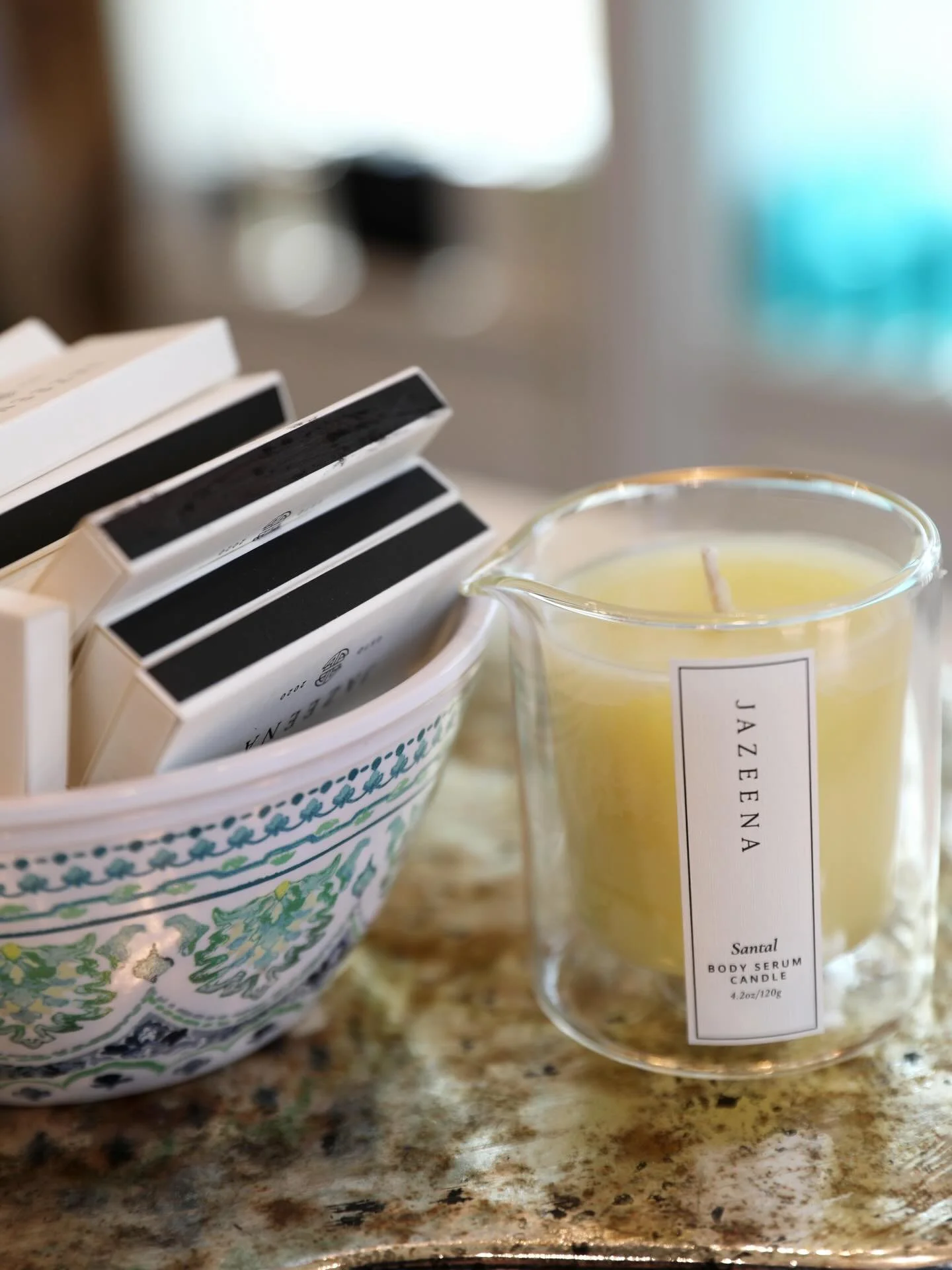 🪔 Ignite your new self-care ritual.

Light your body serum candle as you step into the shower or bath. 

Once you&rsquo;re out, towel off and apply the melted serum to damp skin, massaging it in slowly.

Formulated with a low melting point, it&rsquo