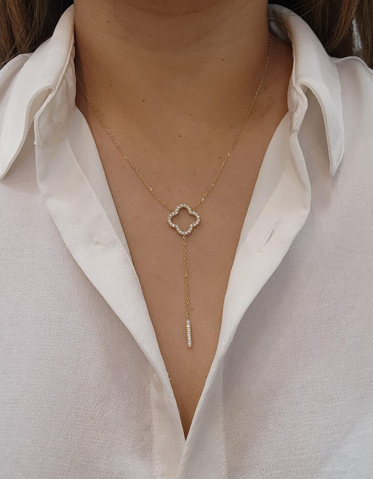 Gigi 18Kt Gold Clover Lariat Necklace with Open Link Chain and Large Dangling Bar Pendant