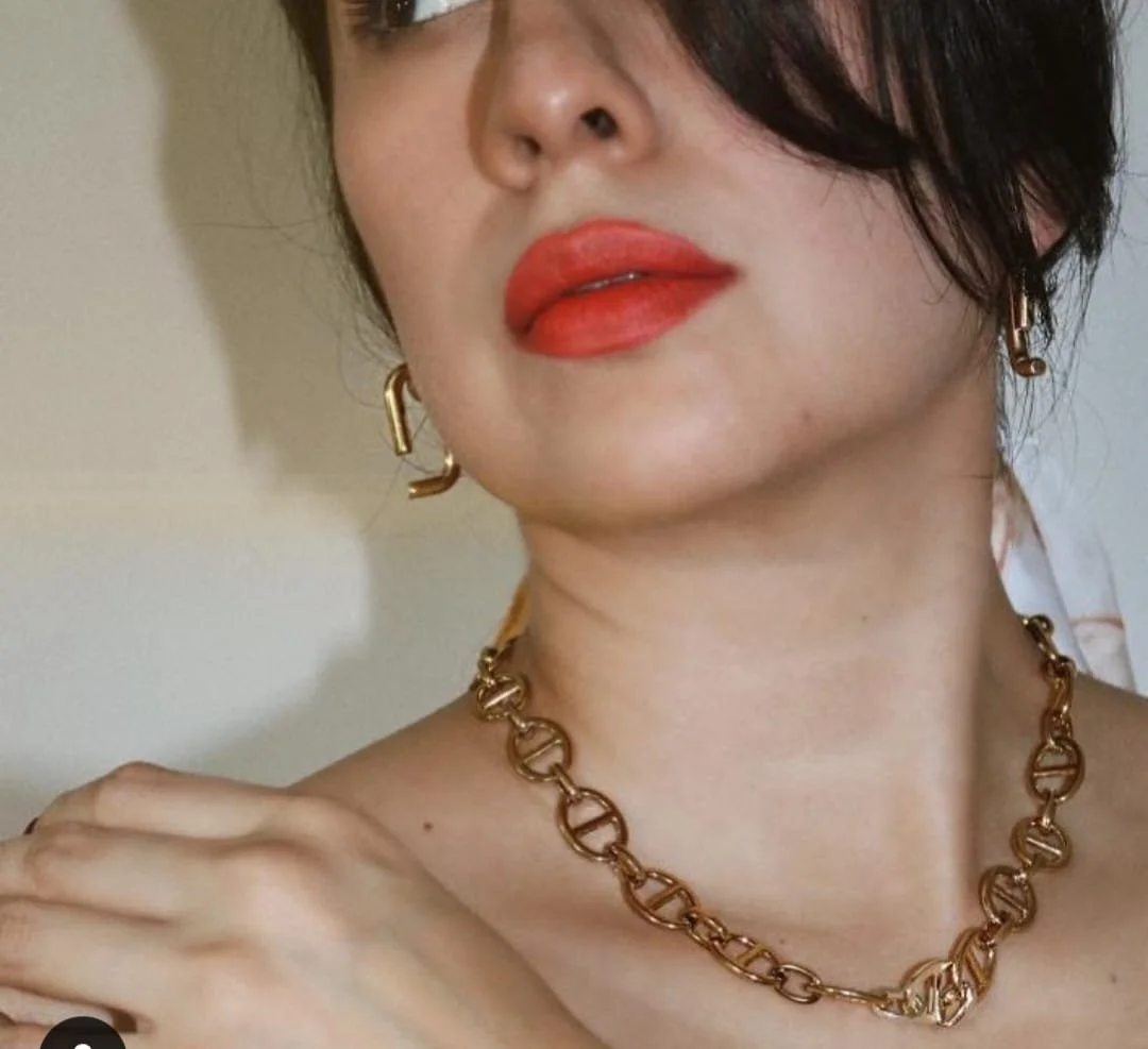 Sylvie 18Kt Gold Curved Rectangular Hoop Earring