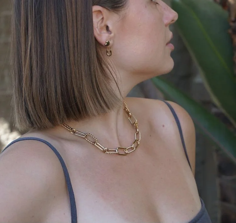 Lili 18Kt Gold Rectangular Twisted Cable Paperclip Necklace