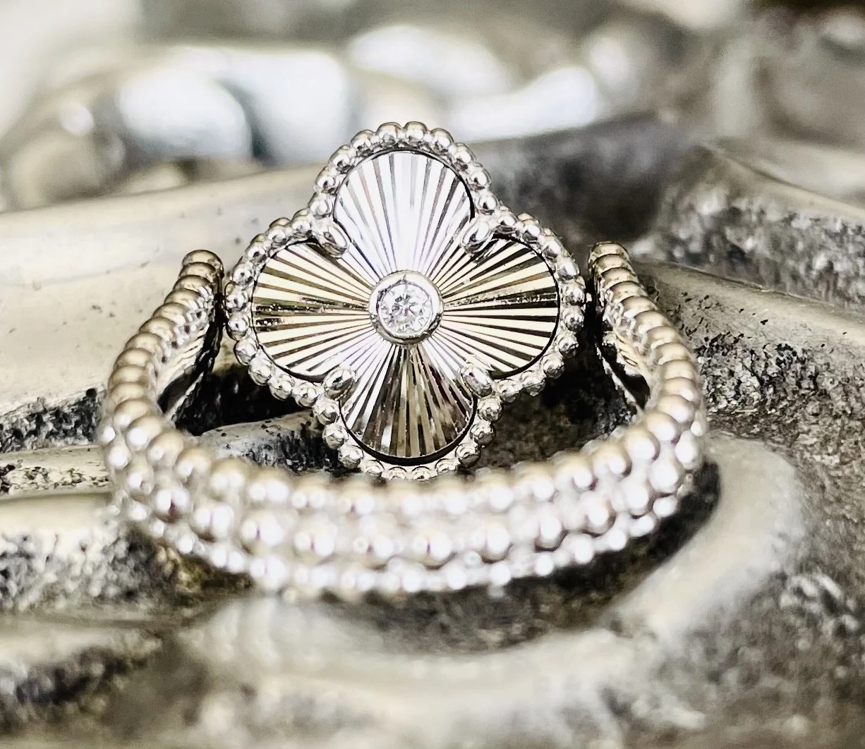 Lia 14kt Gold Clover Reversible Ring | SHEILA KHIATANI JEWELS