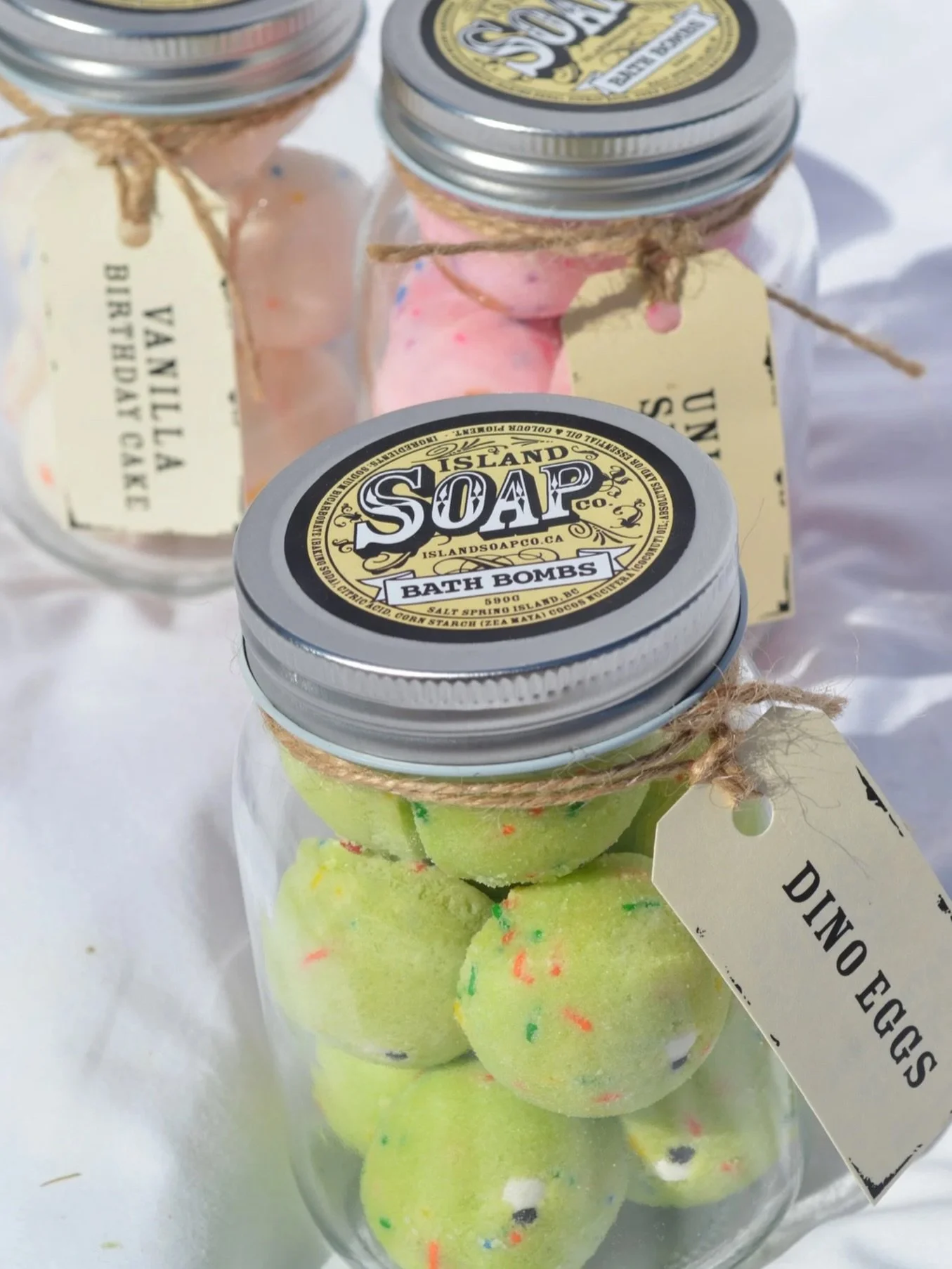 Make bath time the best part of the day! Our handmade mini bath bombs are gentle on skin with natural ingredients and packed with kid-friendly fizz. Each set of 10 comes in a reusable mason jar. It&rsquo;s the sweetest little gift or stocking stuffer