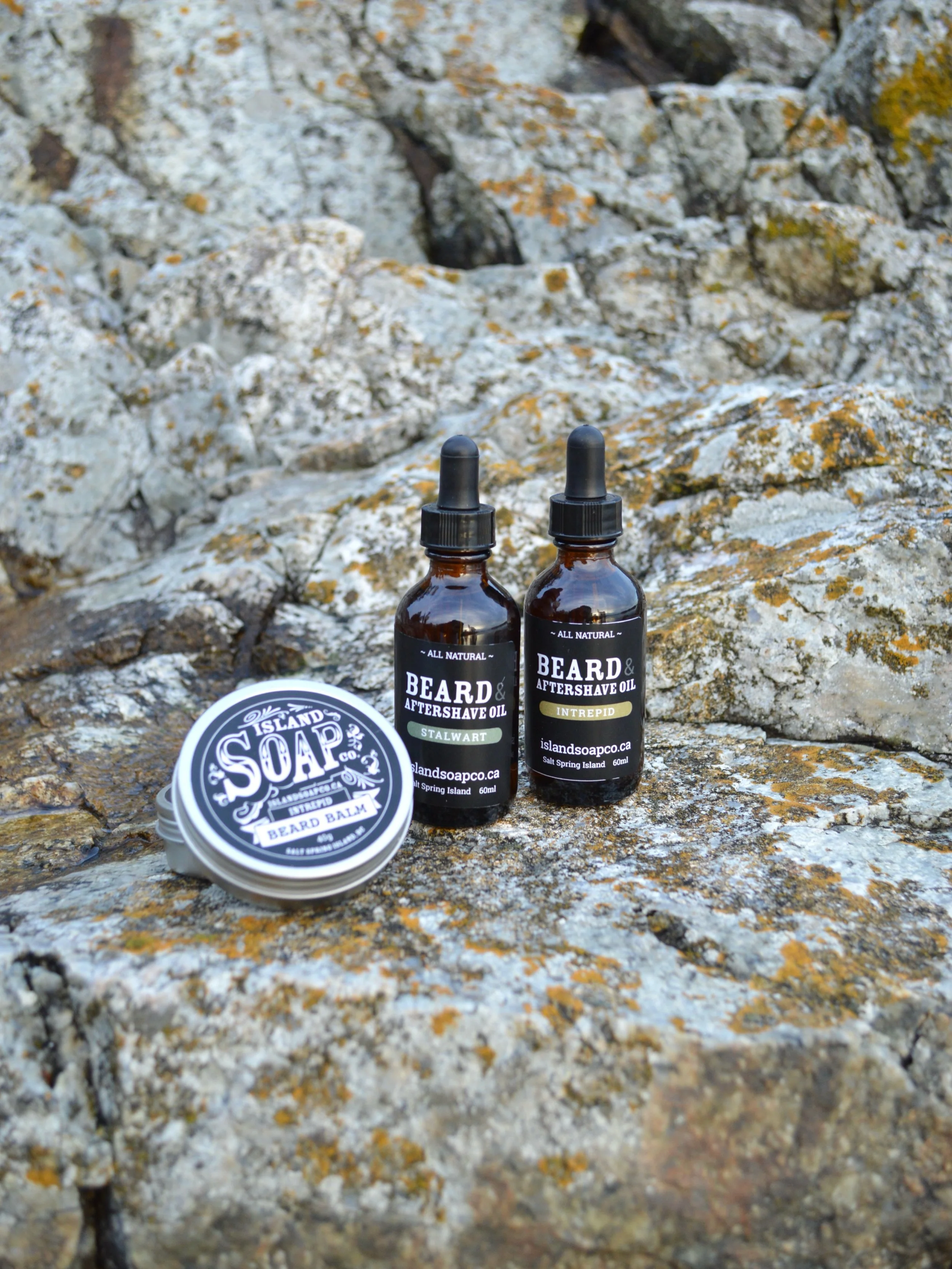Skincare disguised as beard care 👀 Our beard care products are each formulated with nourishing ingredients like shea butter and coconut oil to leave the hair follicles and skin barrier moisturized ✨

.
.
.
.
.

#islandsoapco #shoplocal #cleaningredi