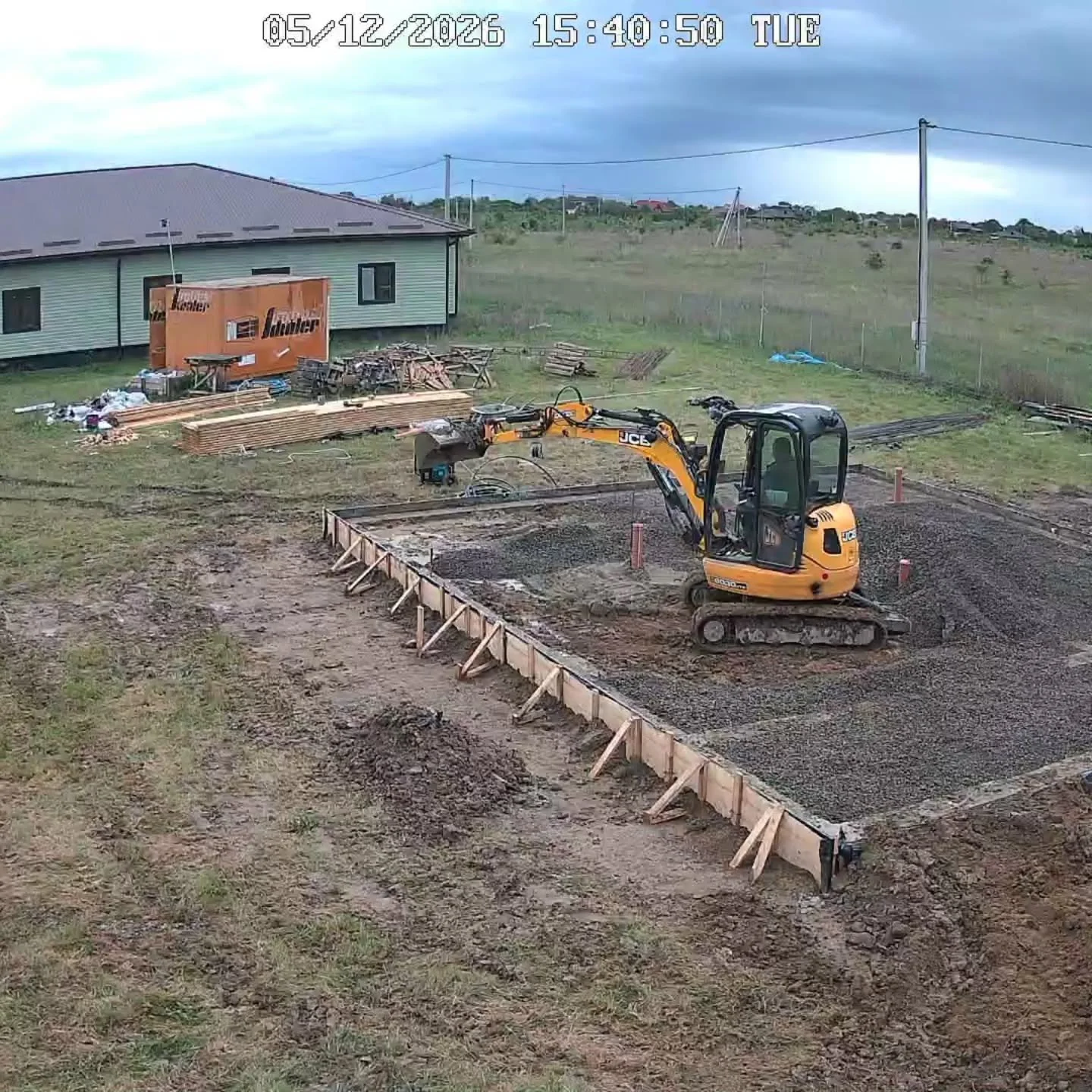Working in the rain most of the day. The staff cottage will be ready for final concrete tomorrow.#Shadeforchildrenukraine @stichting_kimon