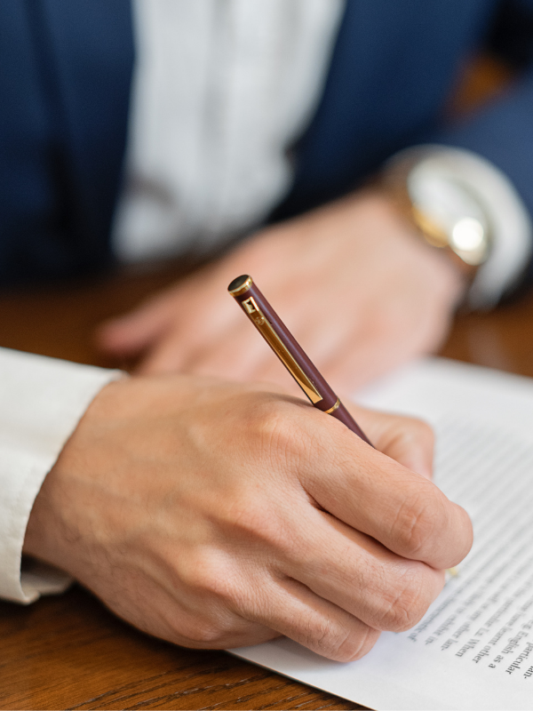 Business Contract Lawyer