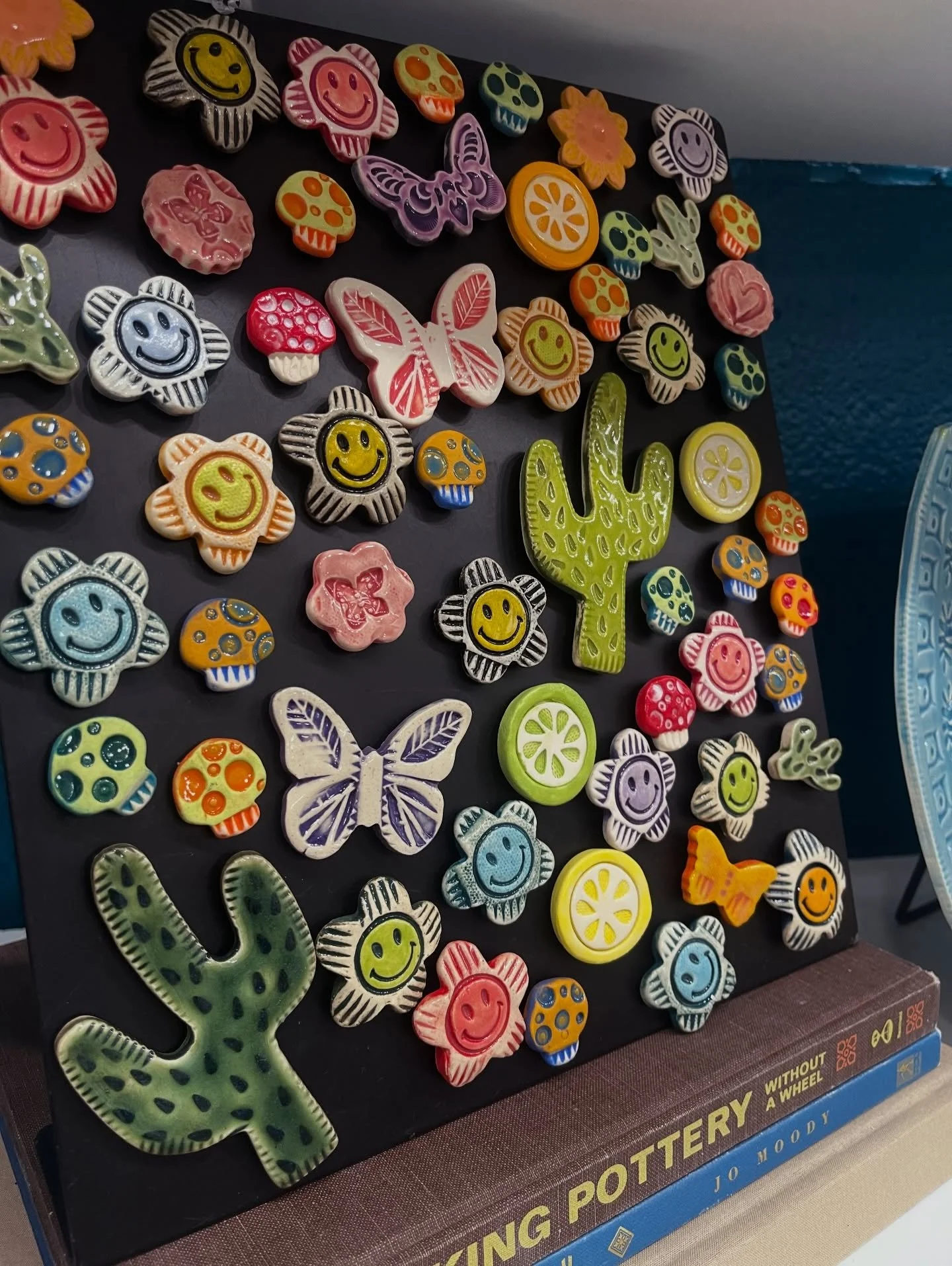 Is this warm weather giving you Spring Fever? ☀️

Us too! Come check out our gallery tonight at First Friday from 6-9PM and see these new spring inspired pieces!

#FirstFriday #SpringFever #ArtMixIndy #Gallery