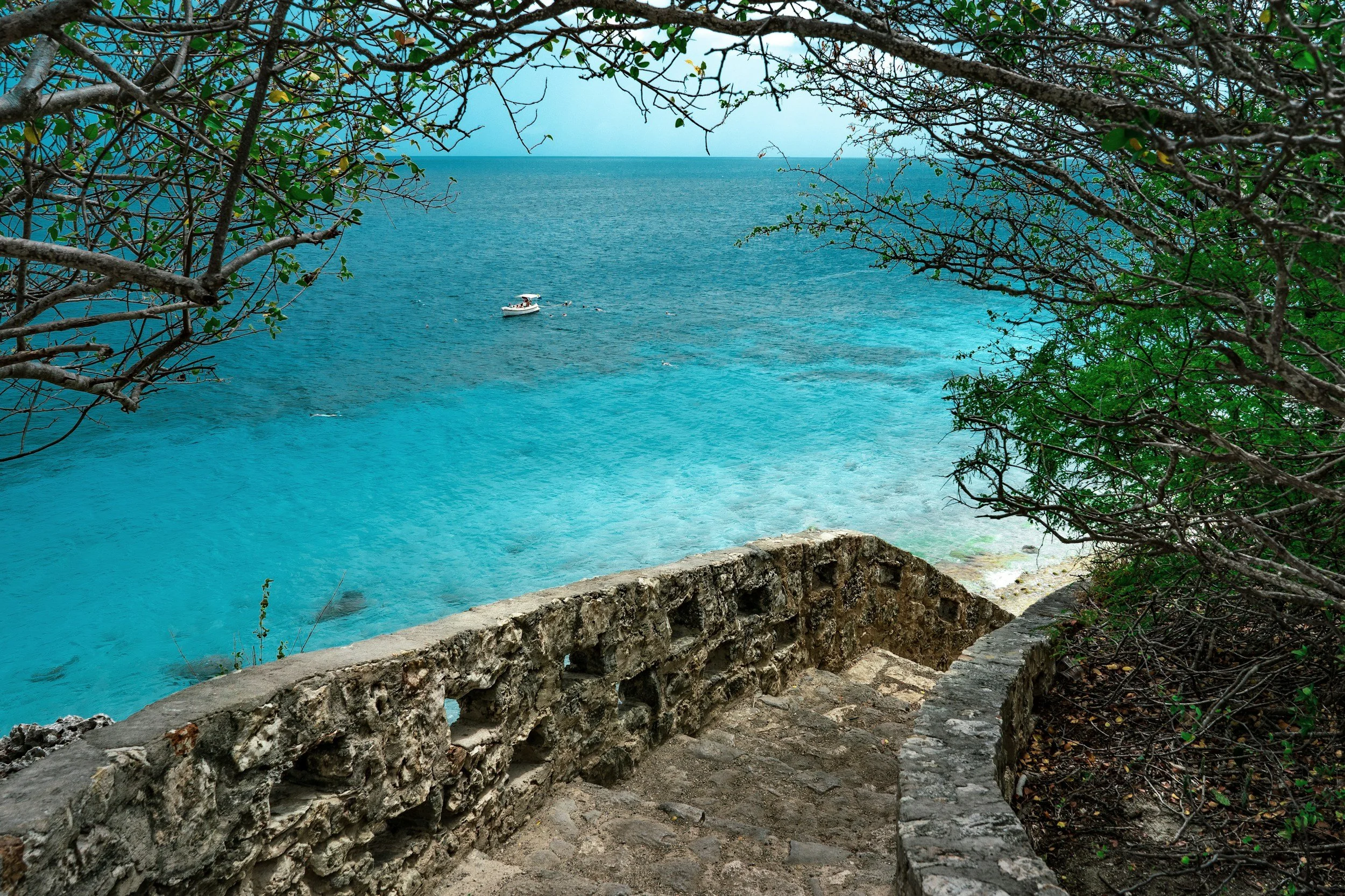 Island Hopping from Aruba: Your Complete Guide to Visiting Curaçao and Bonaire