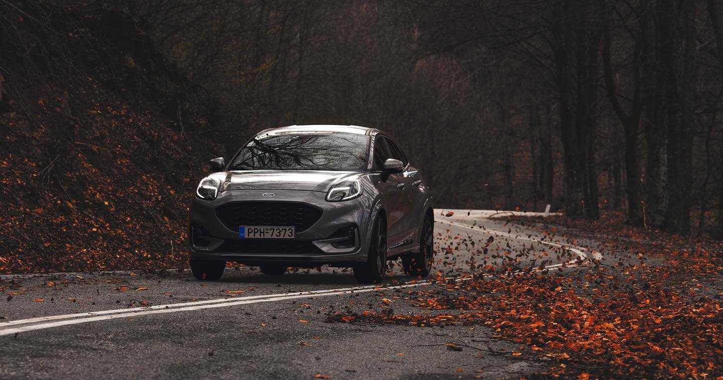 Puma stance
Driving around.
📷 @spectral_signature 
.
.
.
#ford #fordpuma #puma