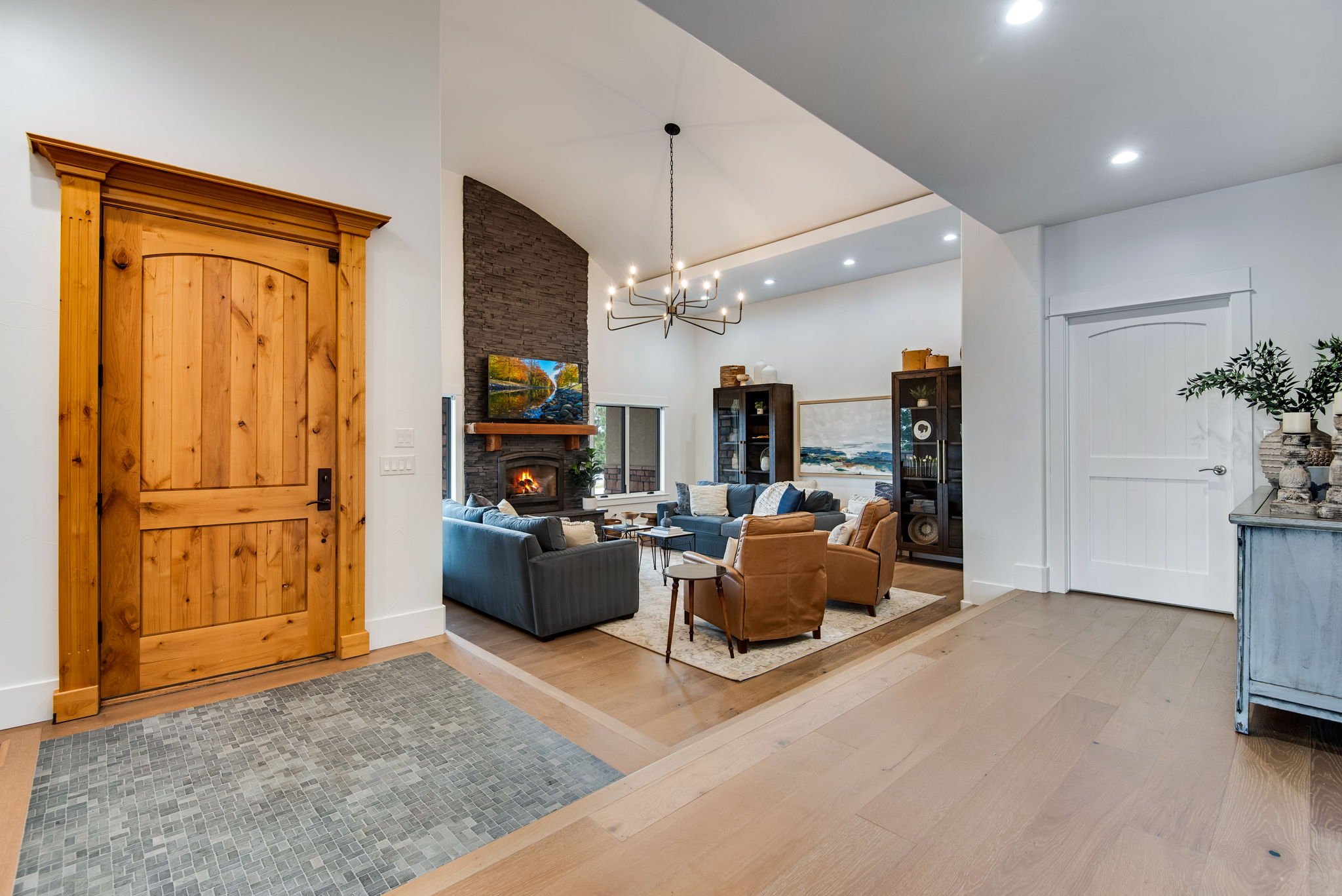 1-web-or-mls-6180-s-picadilly-st.jpg