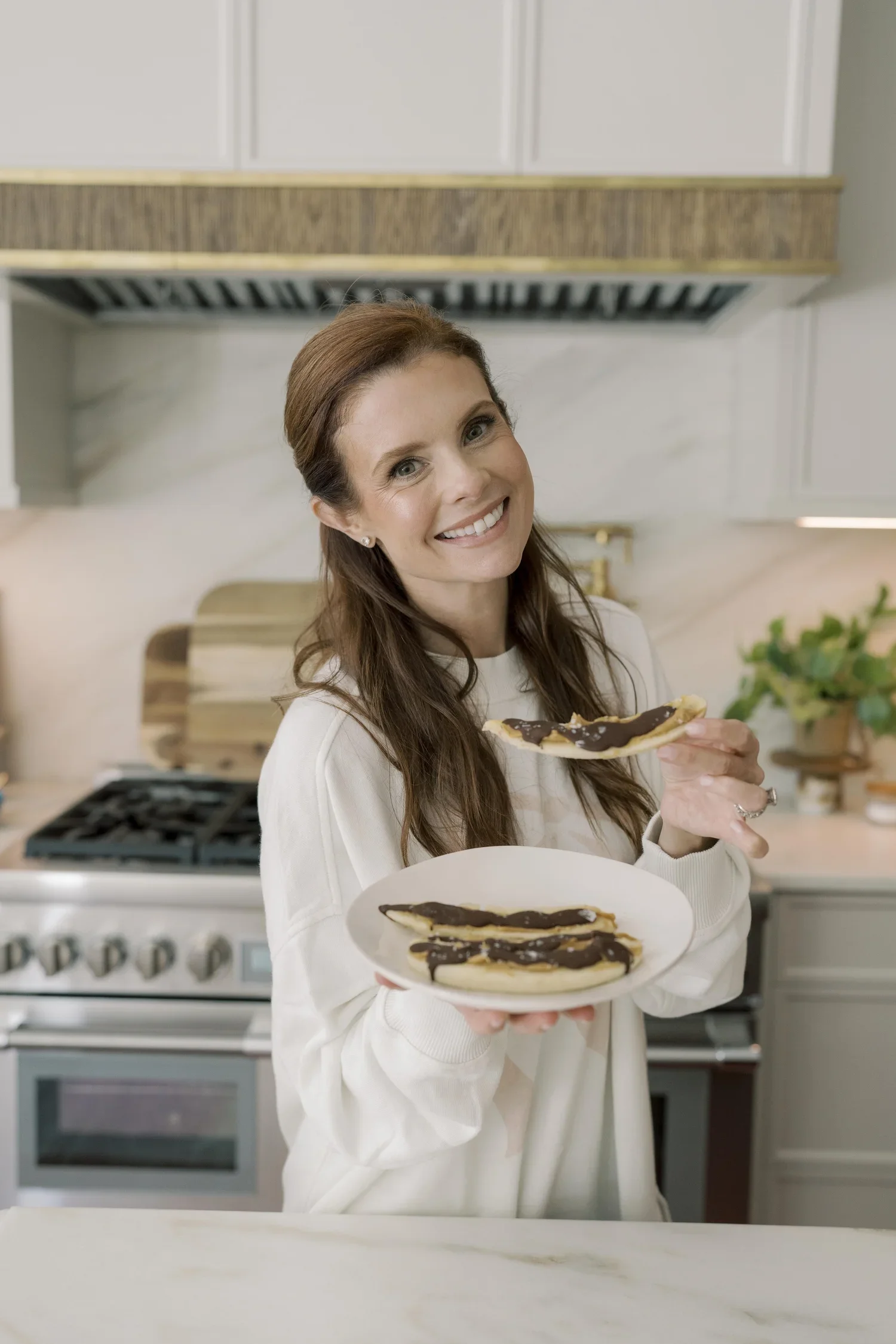 Viral Frozen Peanut Butter and Chocolate Bananas