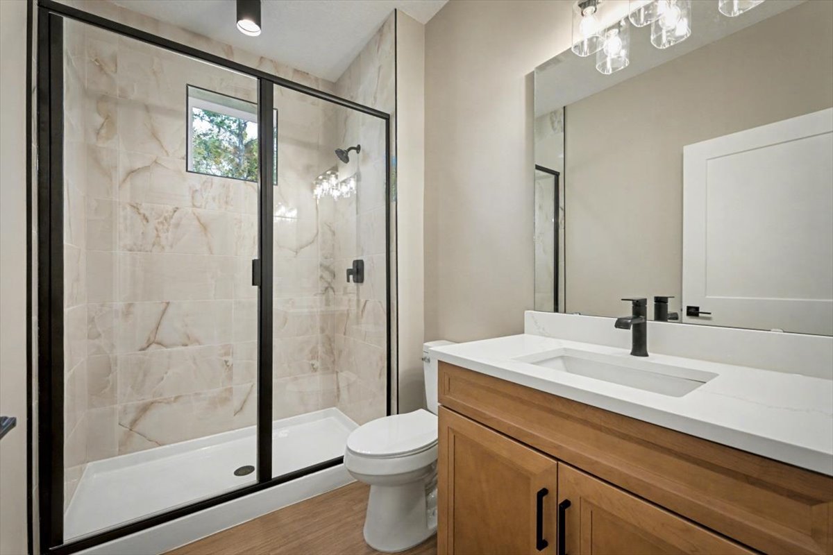 1324 River Ct first floor bath with shower.jpg