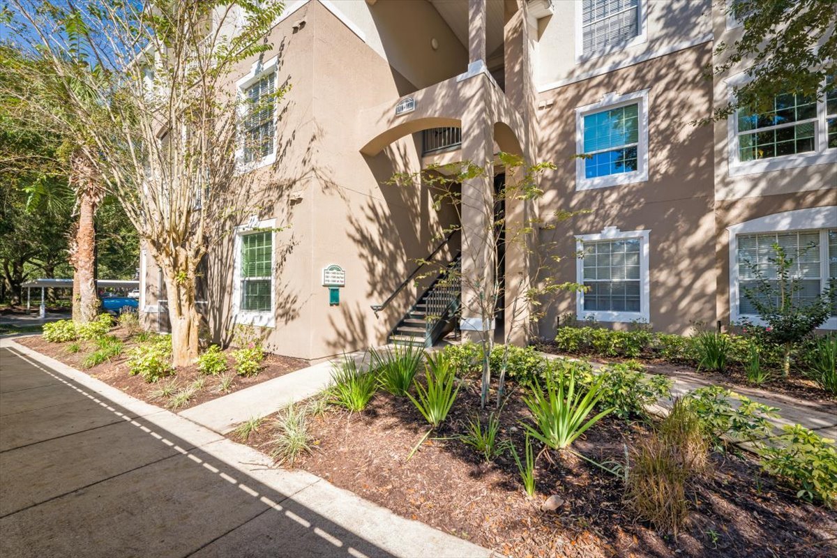 10550 Baymeadows Rd #1022: Updated 2025 Condo in a Gated Community Near the St. Johns Town Center