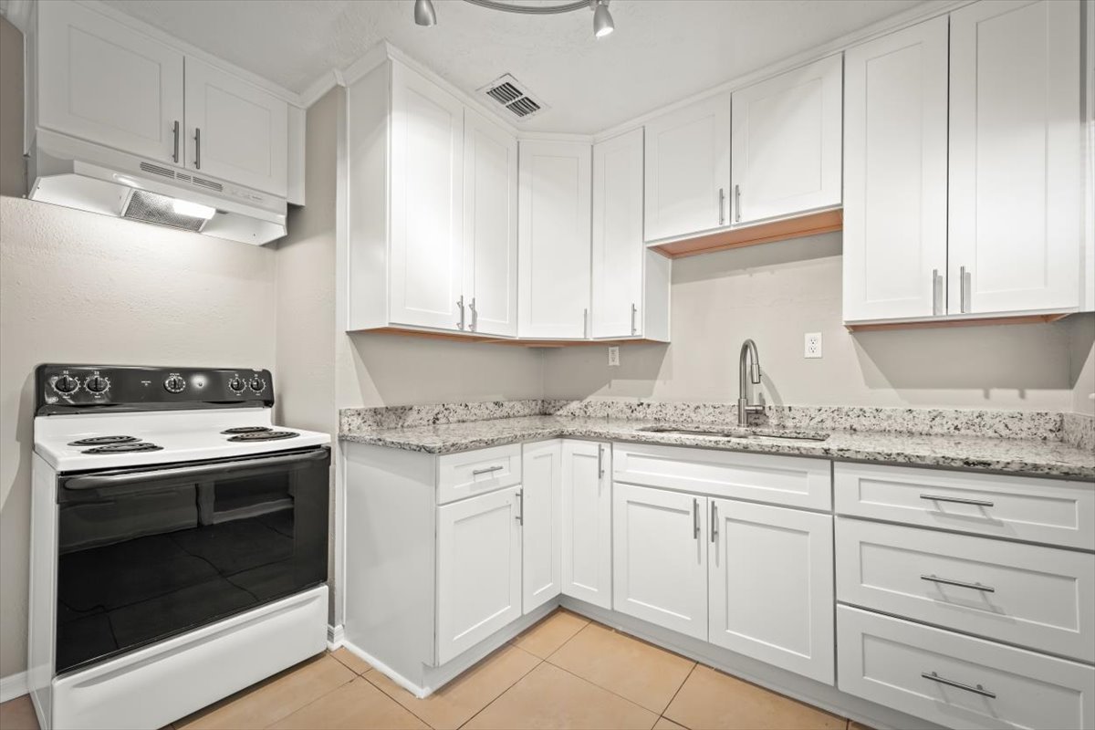 2514 Peach Dr Kitchen one.jpg
