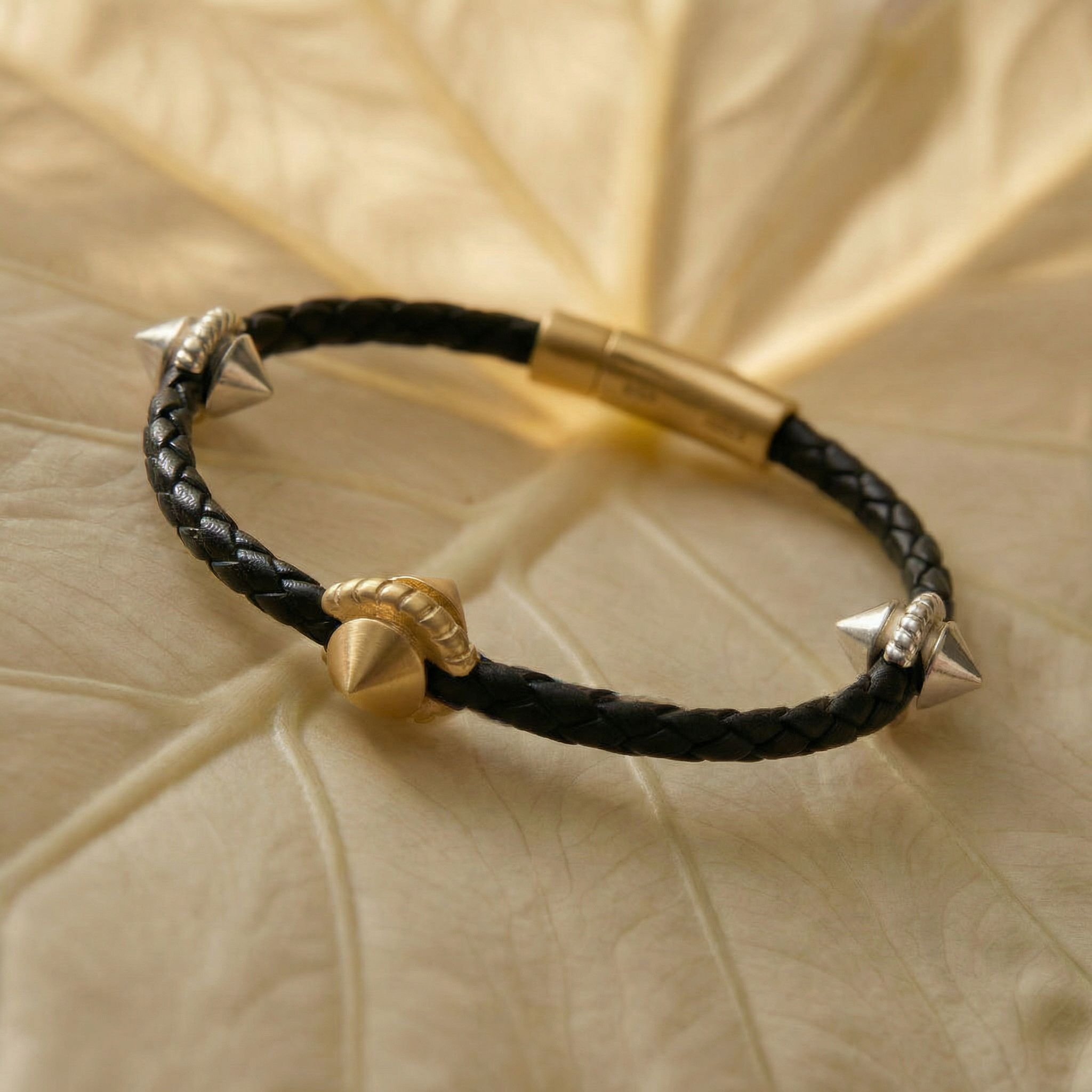 Studio3A_House-of-Harlow_Harlow-Stud-Leather-Bracelet_1b 1.png