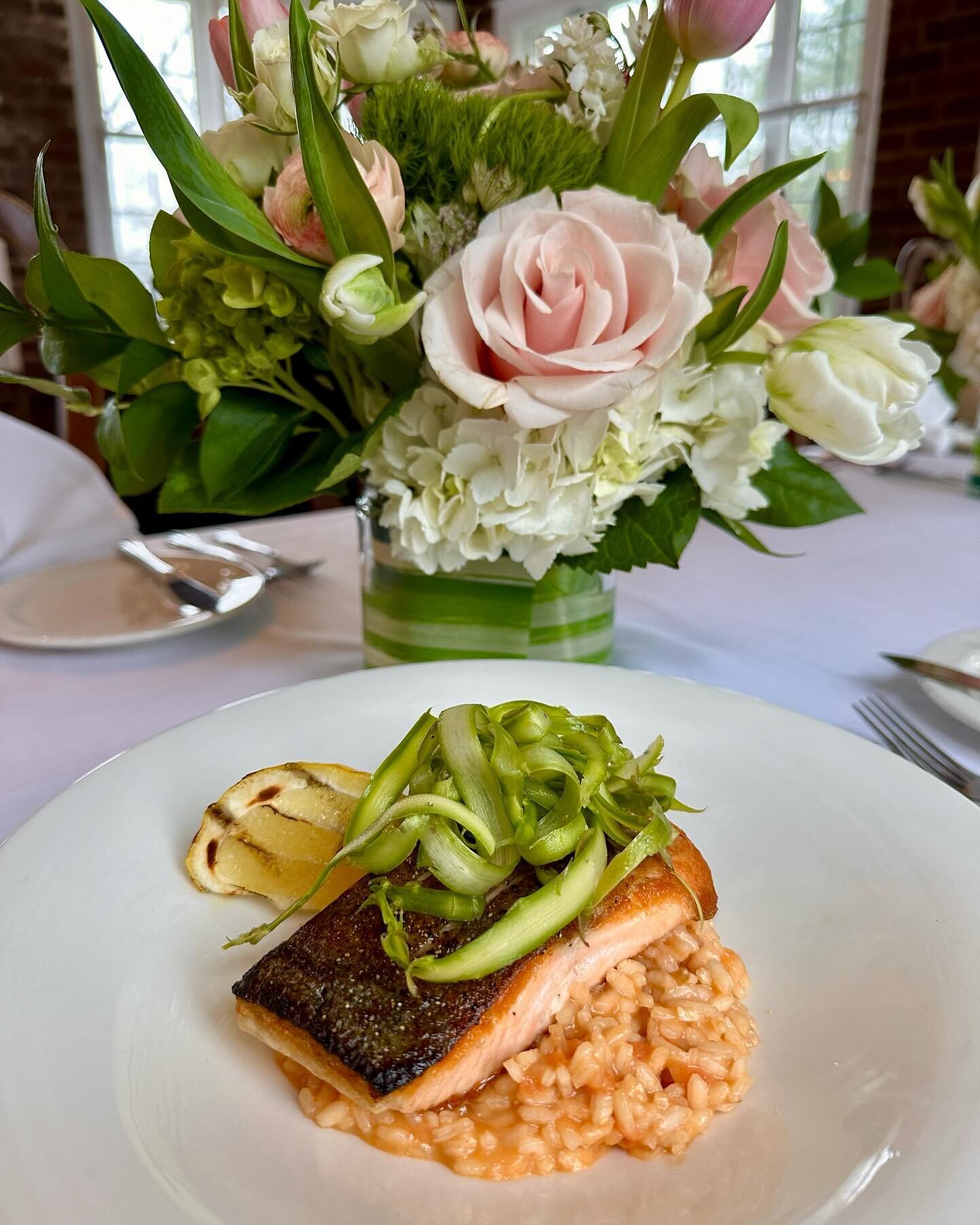 Weekend feature: Scottish Salmon. Pan seared, tender and slightly crisped, nestled on smoked tomato risotto, topped with shaved asparagus salad with citrus vinaigrette, charred fresh lemon. We&rsquo;re excited to share this with you!

#lovelansing #l