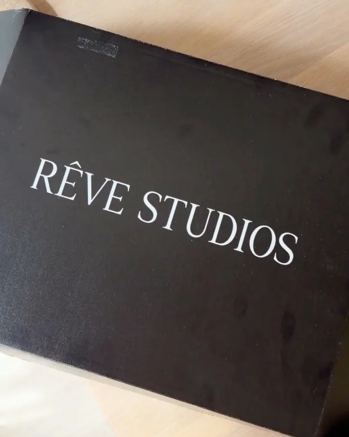 We saved one for you. One person will receive:
&bull; @lululemon Unrestricted Power Cropped Long-Sleeve Shirt (Black)
&bull; @lululemon Wunder Train Leggings (Black)
&bull; @luckyhoneystyle Grip Socks
&bull; @_goglow Touch Up
&bull; @shopkeote in Esp