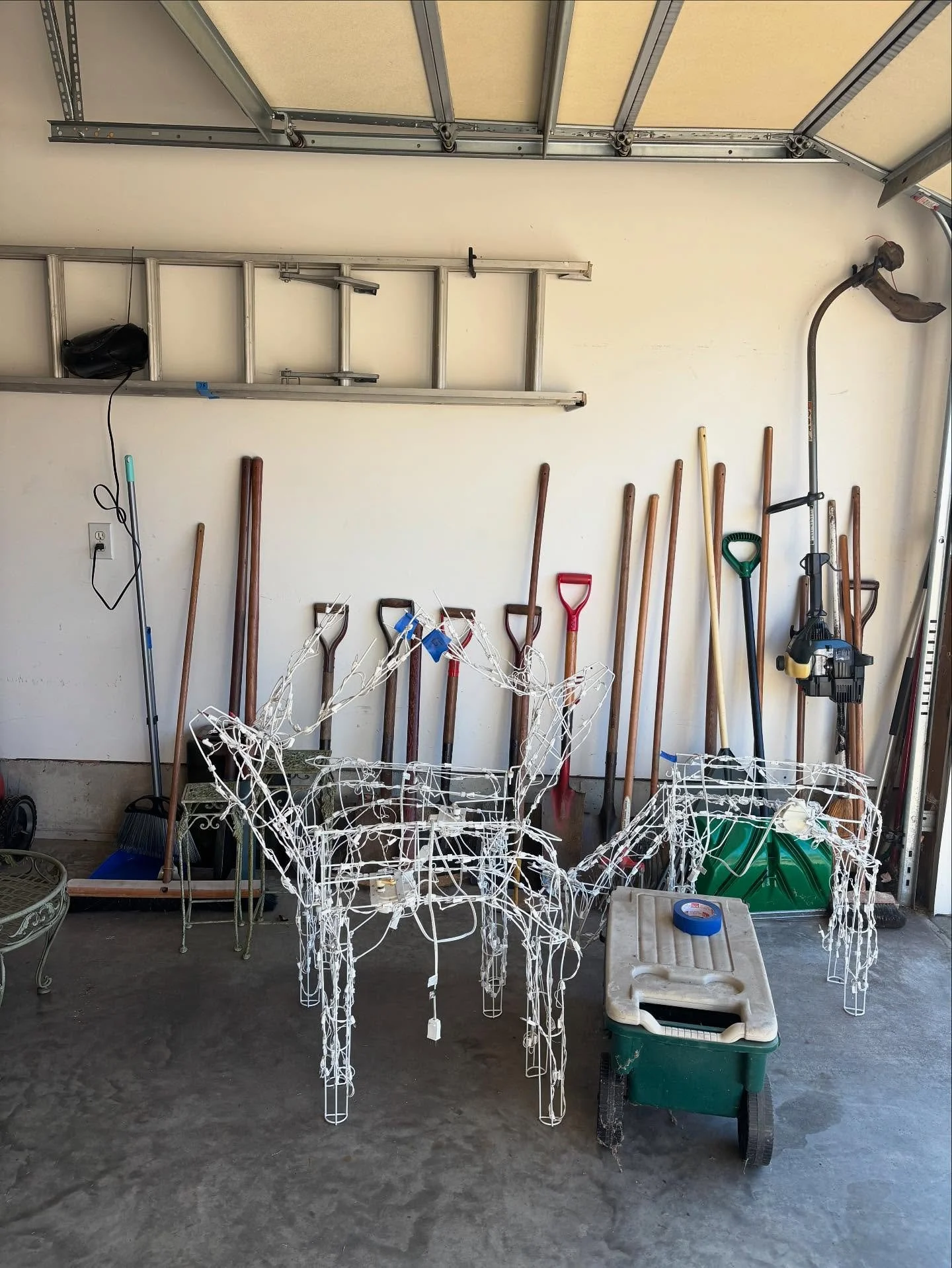 Estate sale this weekend at 7929 Windgate Dr, Louisville 40291! Fri 8-1; Sat 8-2; Sun 9-3!
#cocacola #cubcadetmowers #snapontools #appliances #collectibles #whitehousevinegar #1939worldsfair