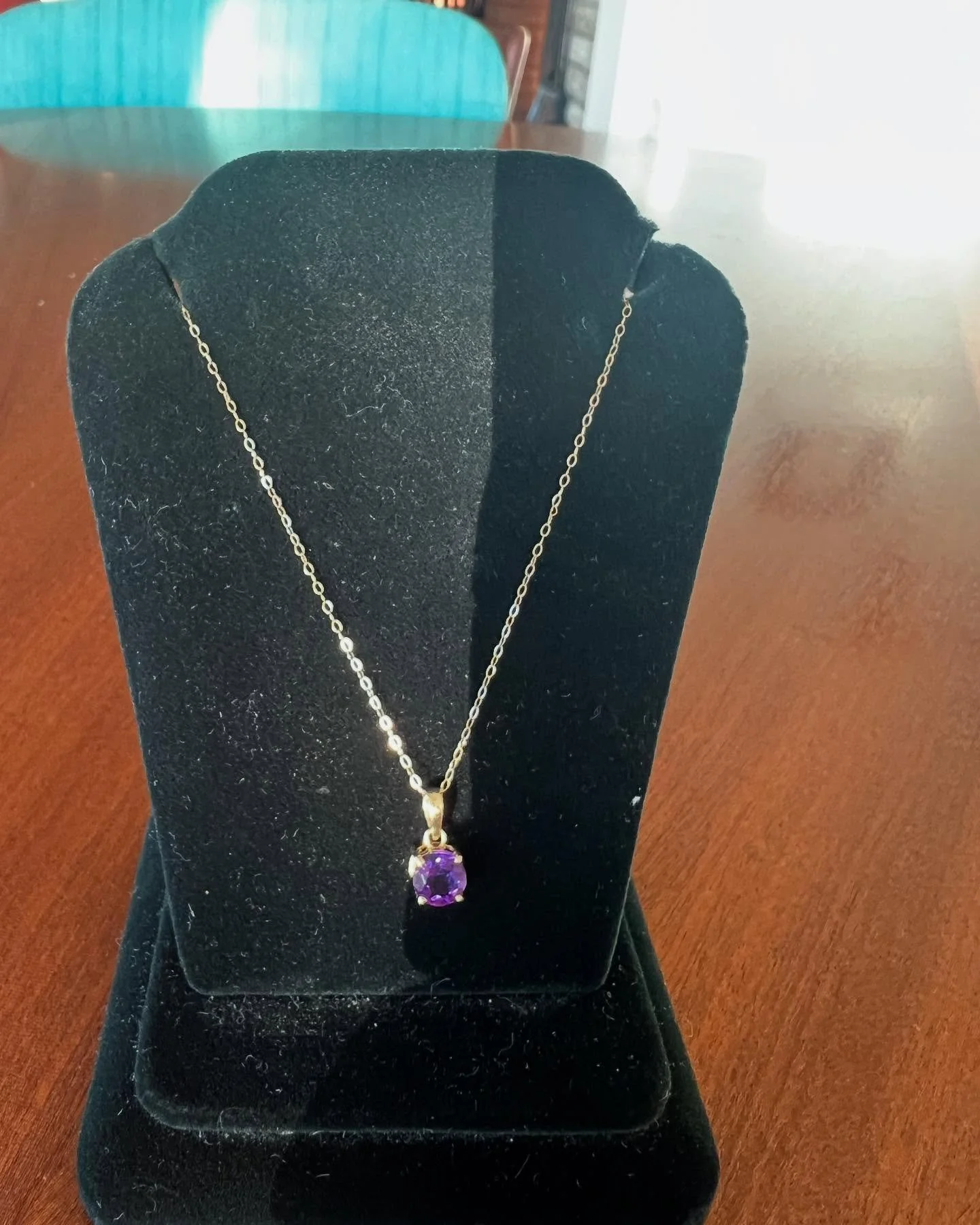 Today&rsquo;s featured auction piece is a gorgeous amethyst pendant. The stone is approximately a carat in size set in a 14kt gold mount on a 14kt yellow gold pendant chain. This has never been worn! Bidding closes Monday 4/7! Put &ldquo;kregold hibi