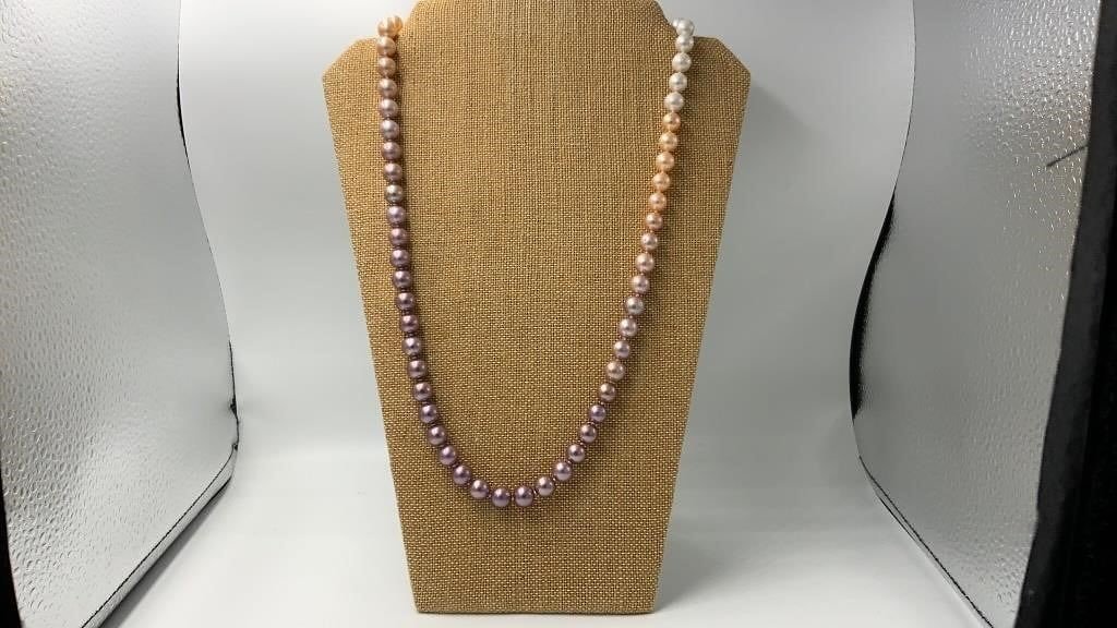 ✨ Elegant. Timeless. One of a Kind. ✨

Today&rsquo;s featured auction piece: a stunning ombre pearl necklace with black, white, and pink pearls in a breathtaking gradient. A modern twist on a classic, this necklace is perfect for any occasion&mdash;w